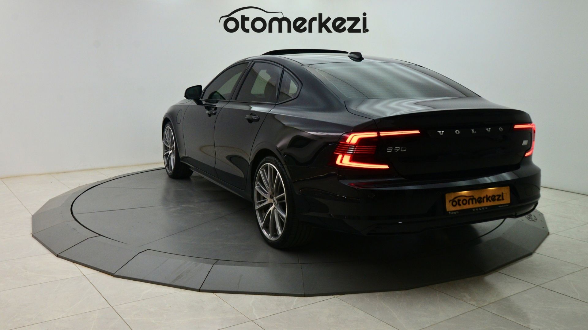 VOLVO S90 8