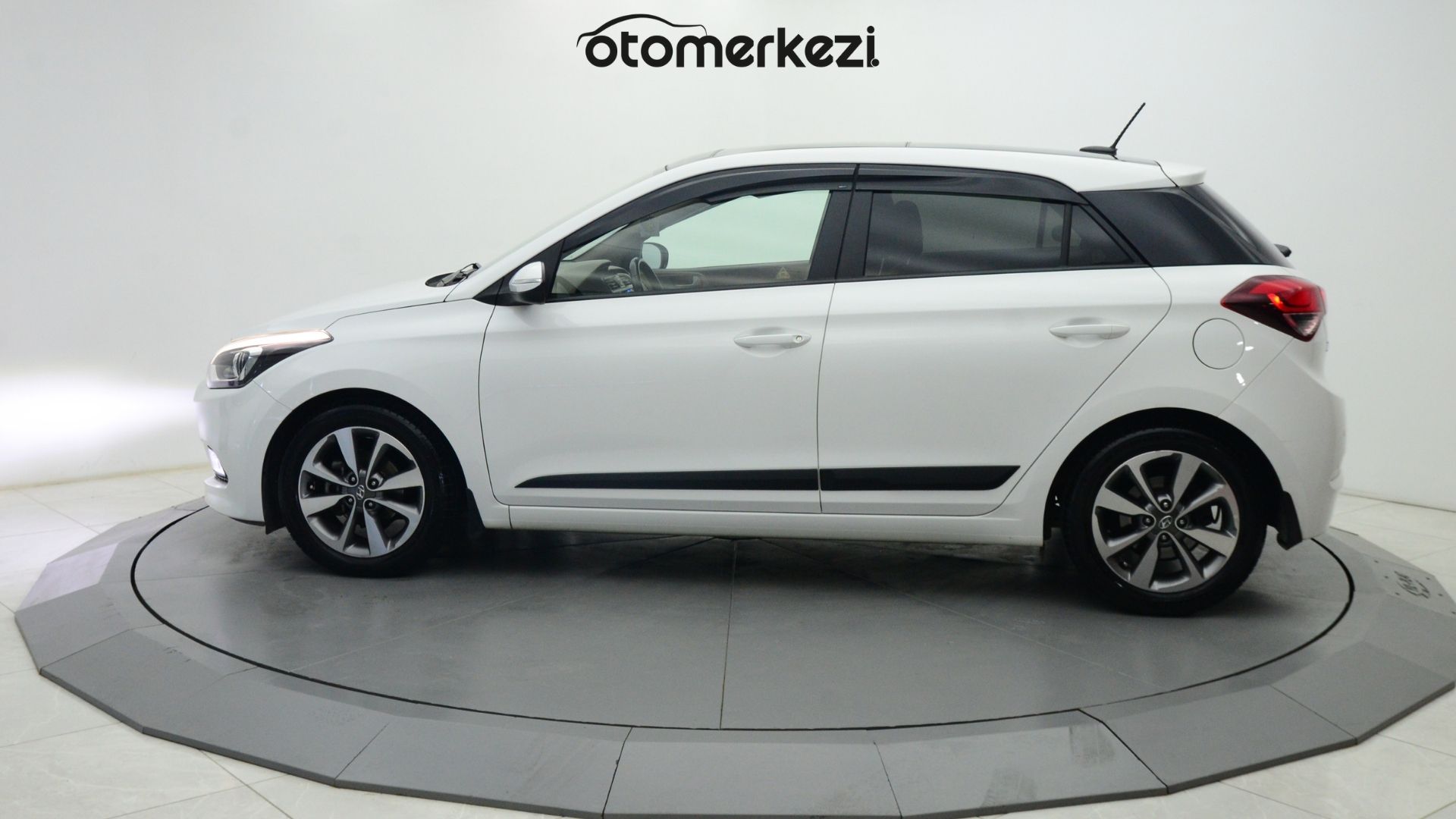 HYUNDAI i20 6