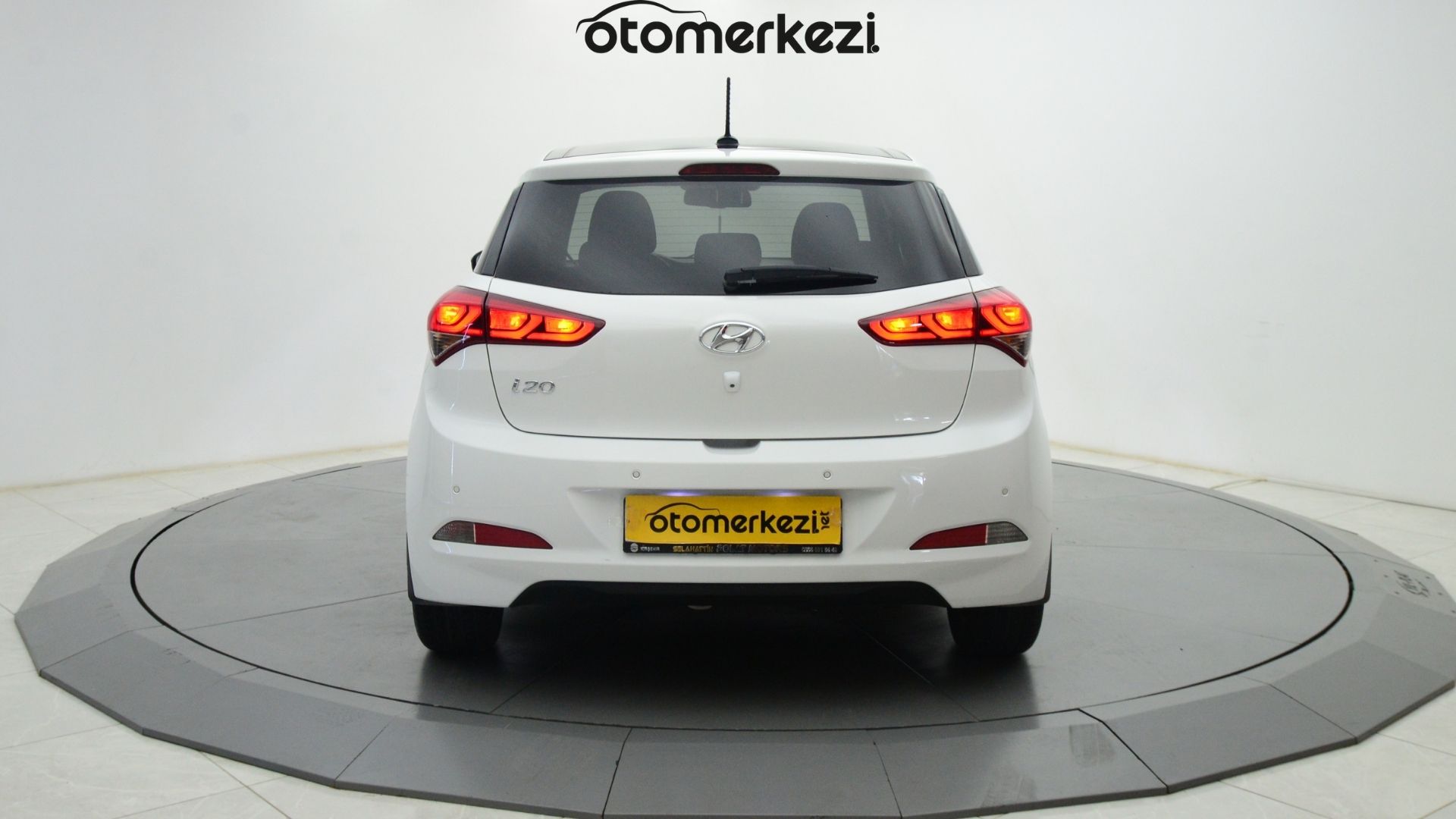 HYUNDAI i20 9