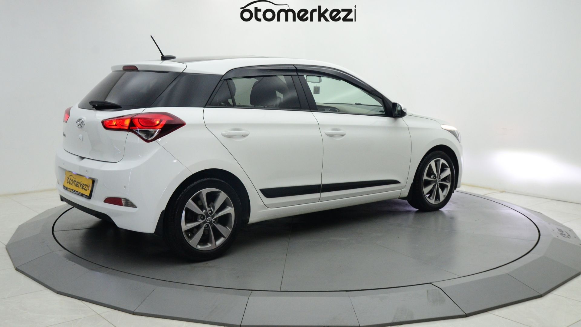 HYUNDAI i20 11