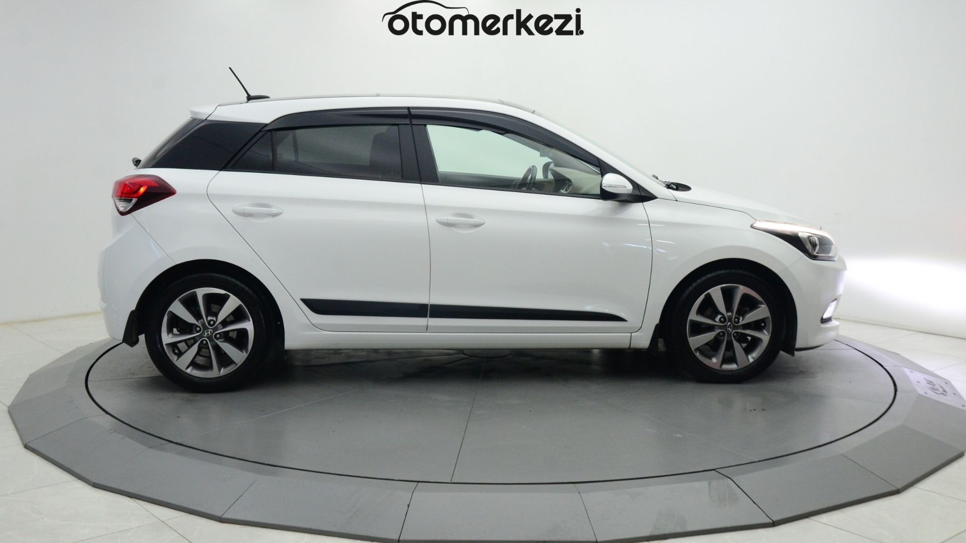 HYUNDAI i20 12