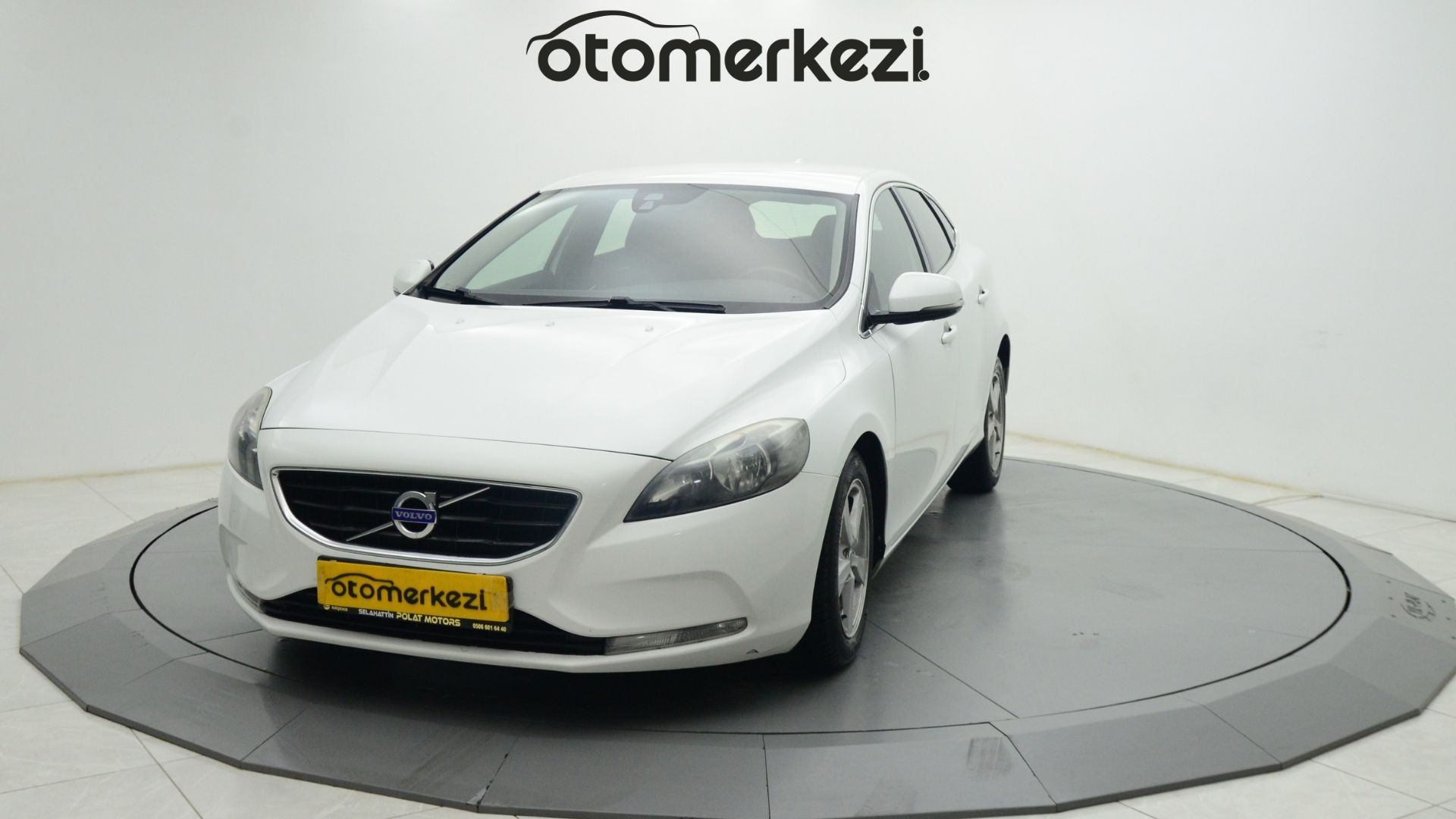 VOLVO V40 5