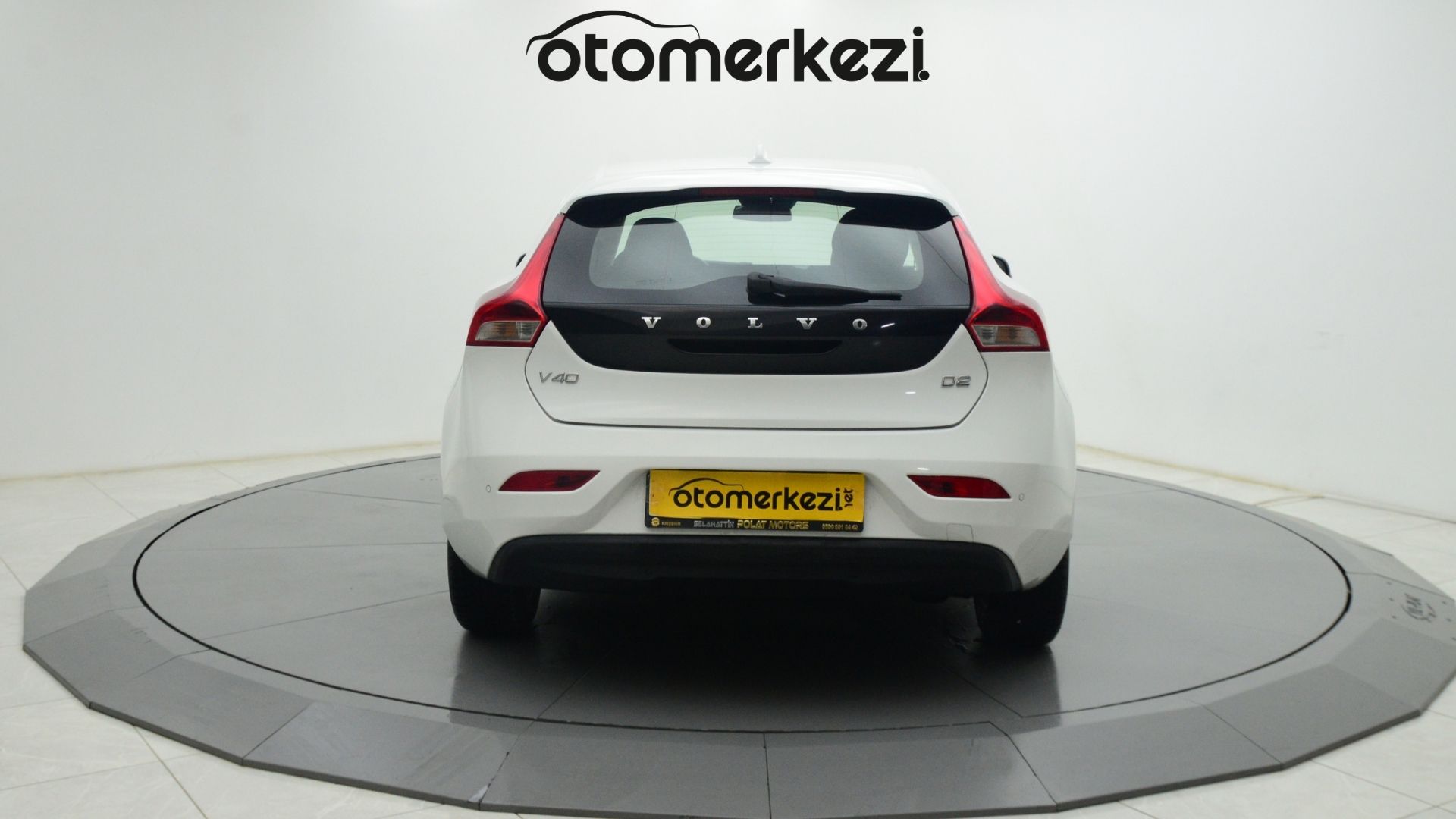 VOLVO V40 14
