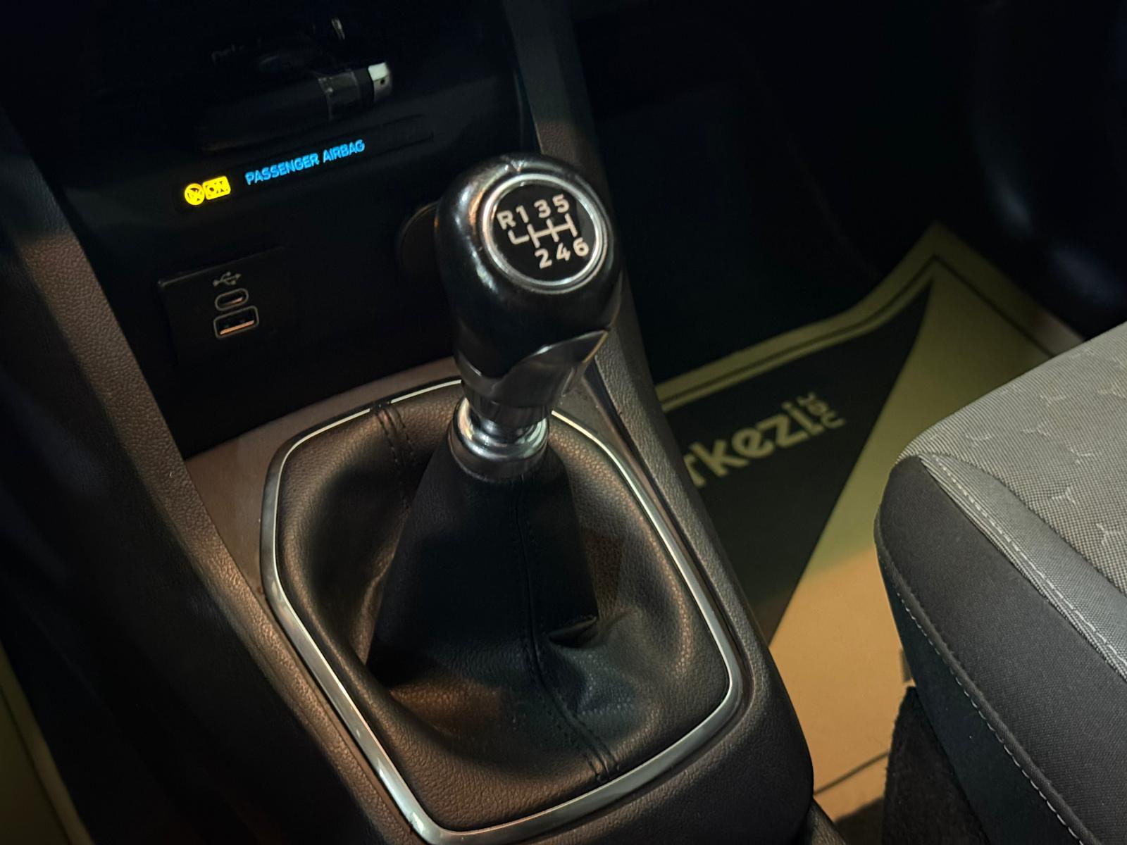 FORD TOURNEOCOURIER 4