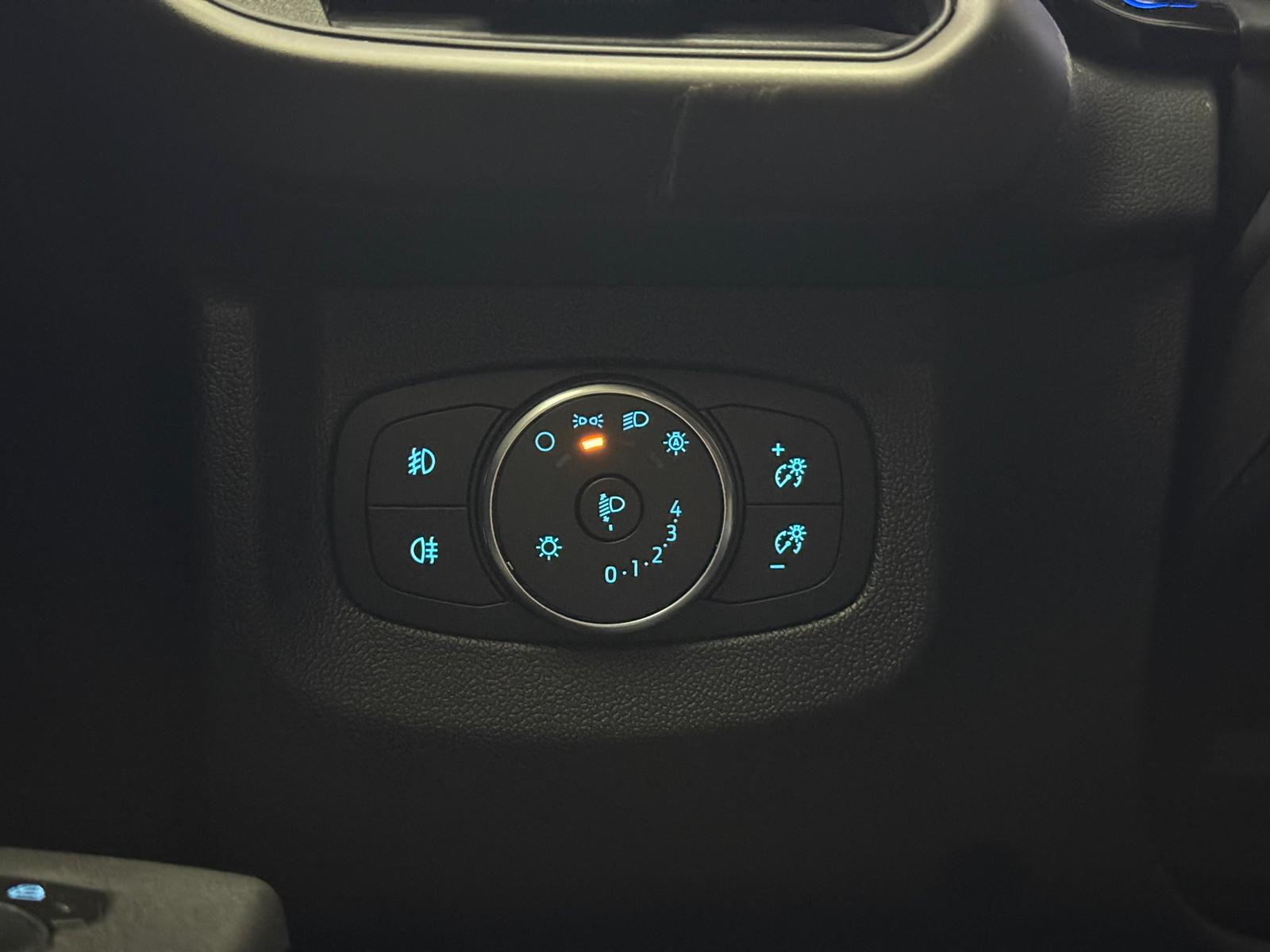 FORD TOURNEOCOURIER 5