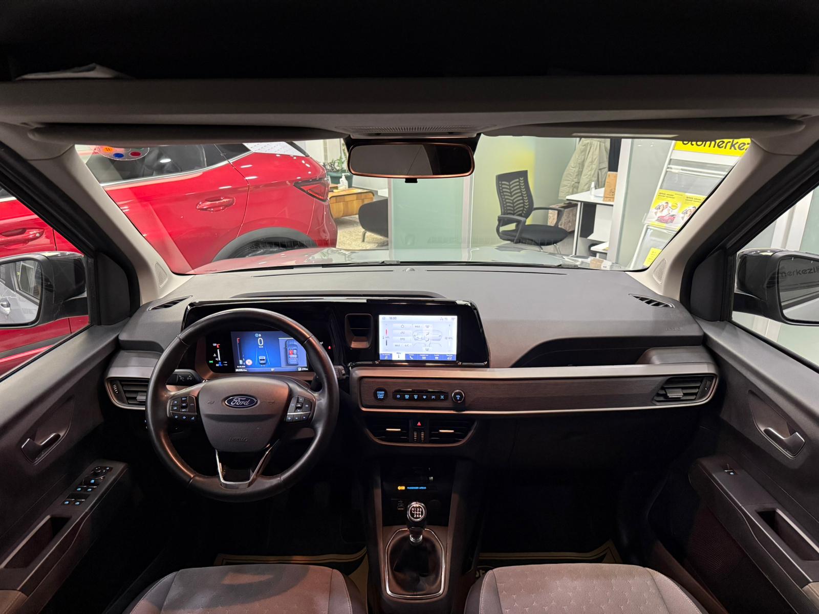 FORD TOURNEOCOURIER 11