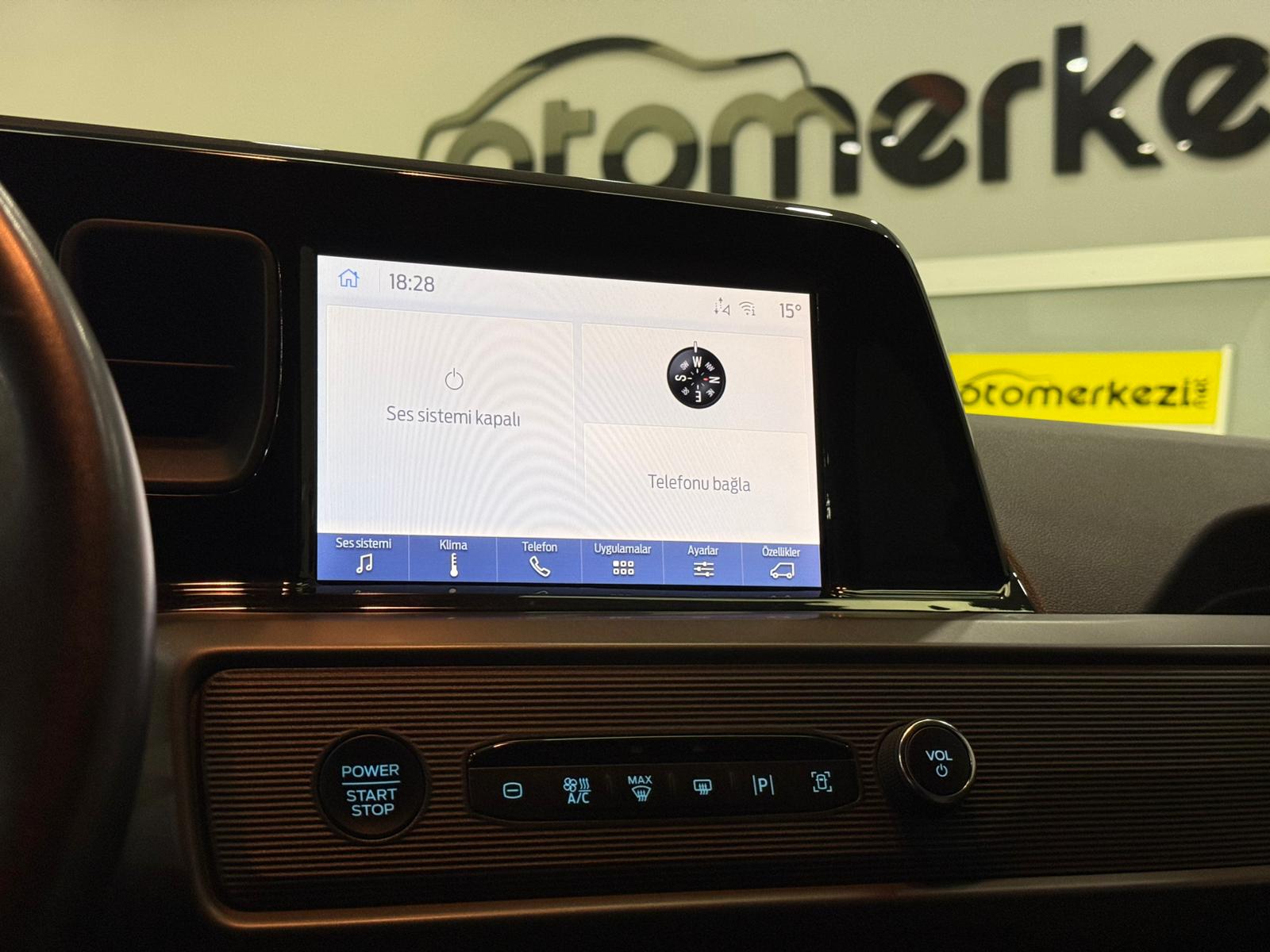 FORD TOURNEOCOURIER 15