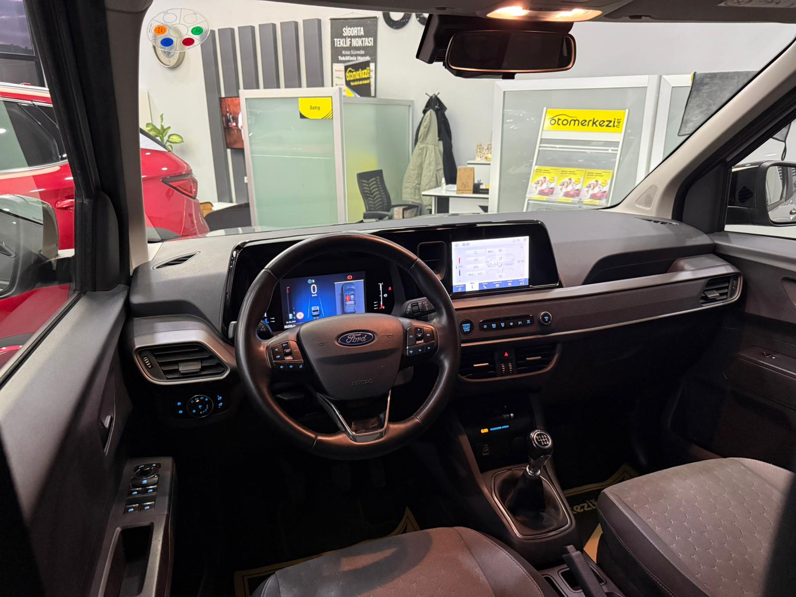 FORD TOURNEOCOURIER 17