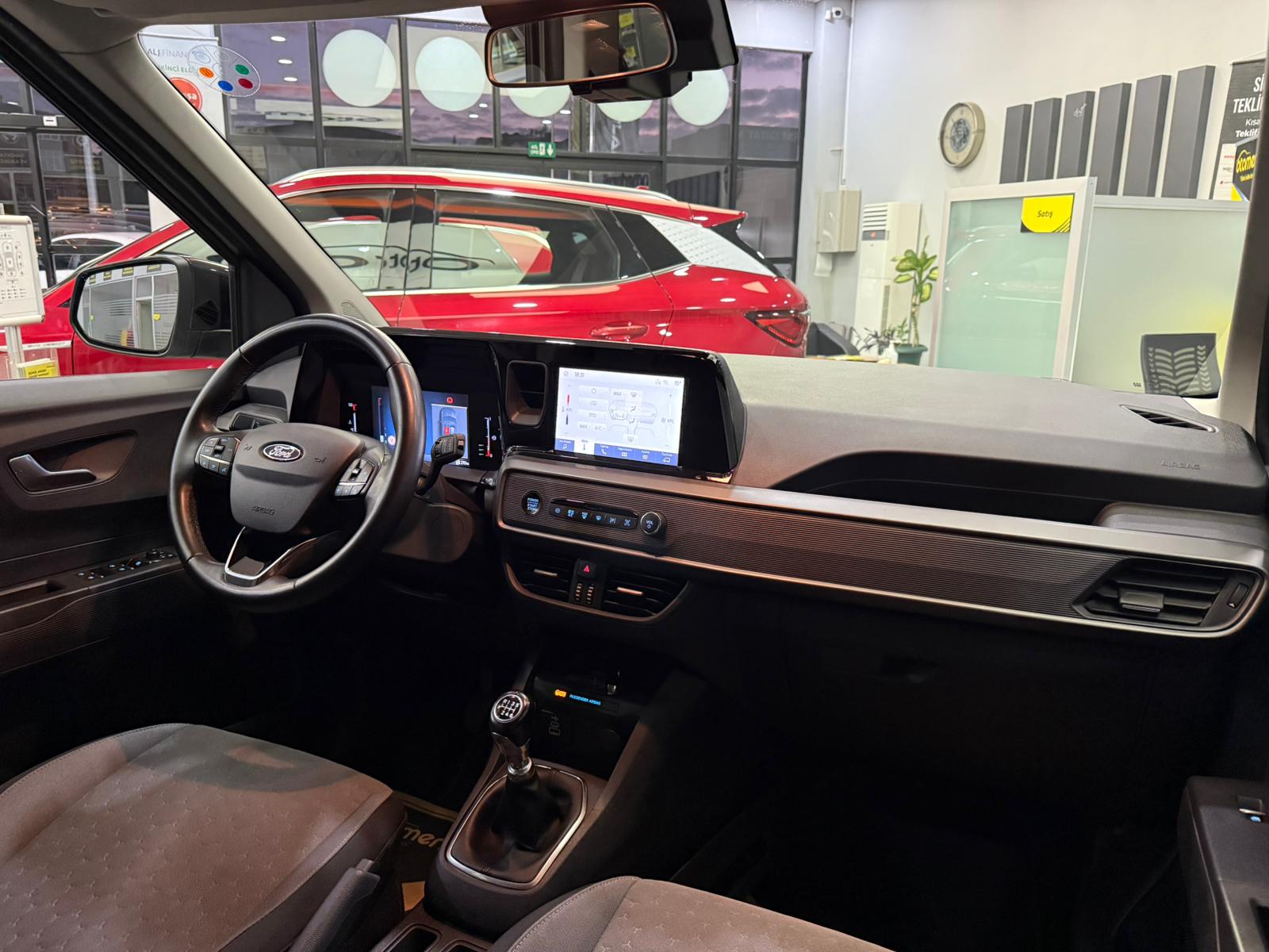 FORD TOURNEOCOURIER 23