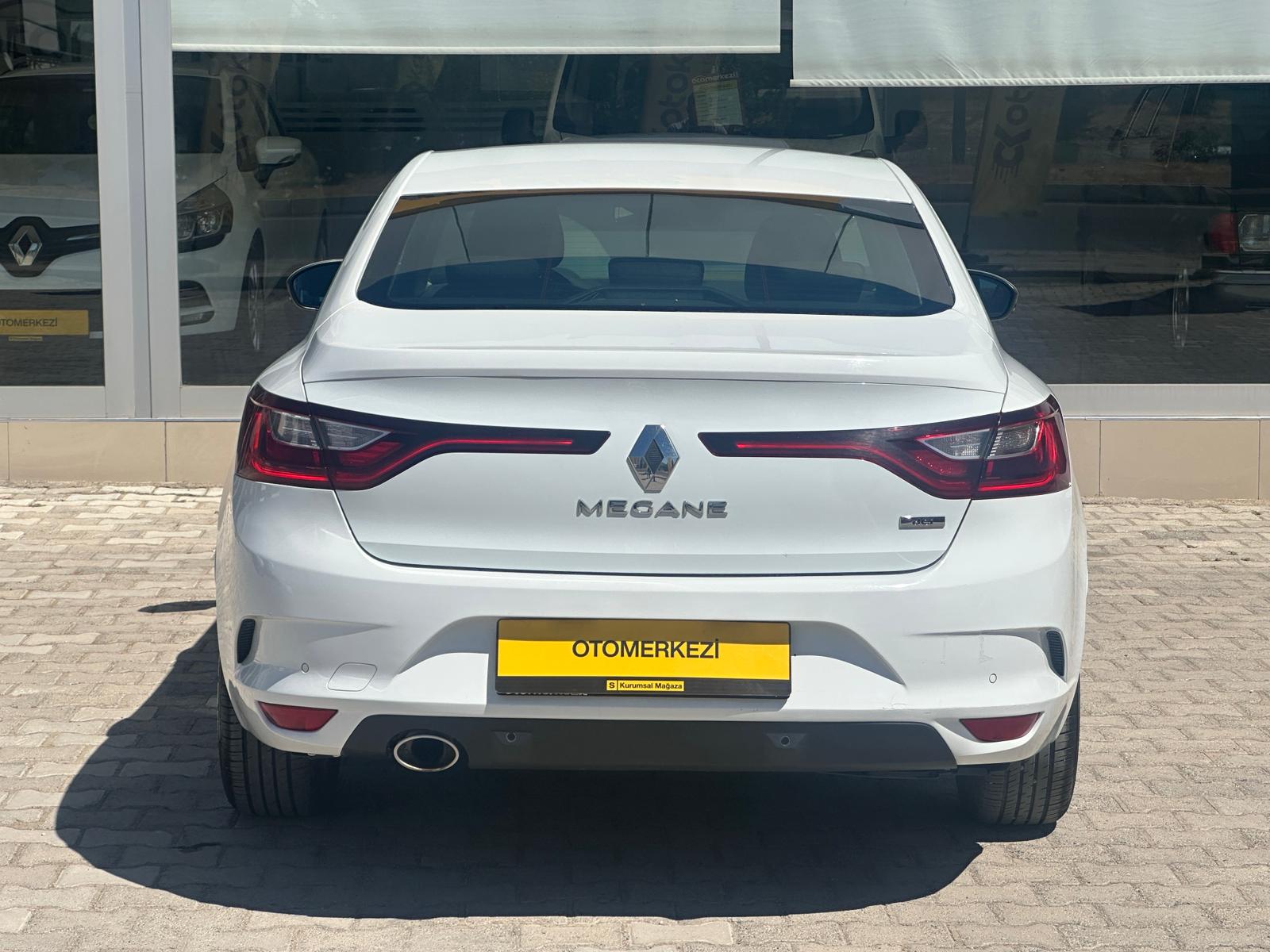 RENAULT MEGANE 4