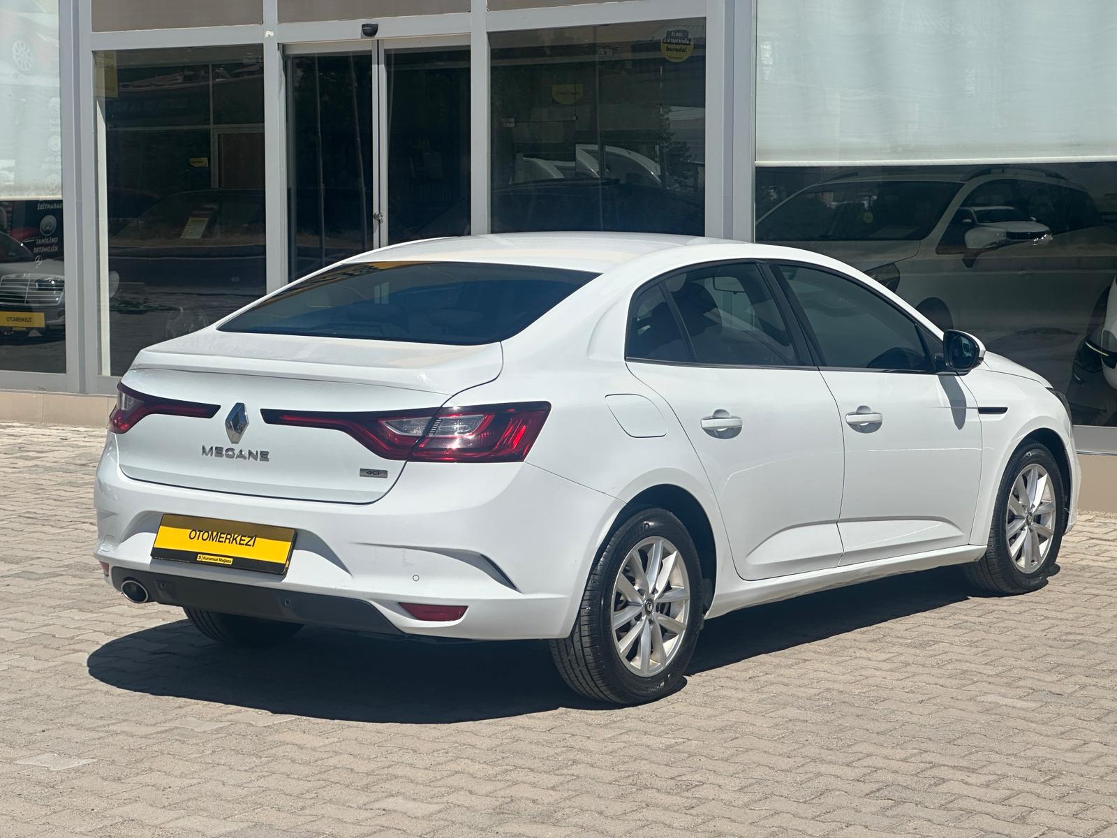 RENAULT MEGANE 10