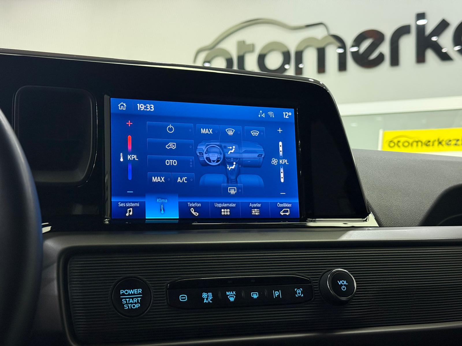 FORD TOURNEOCOURIER 4