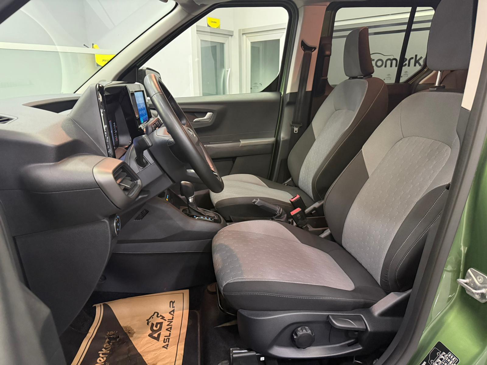 FORD TOURNEOCOURIER 7