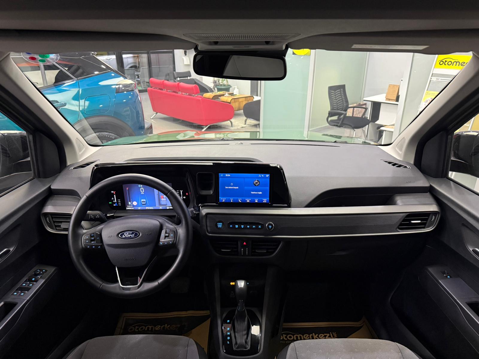 FORD TOURNEOCOURIER 11