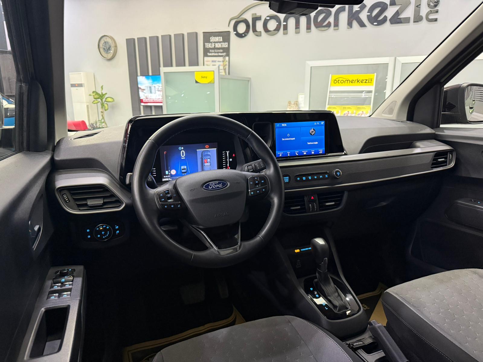 FORD TOURNEOCOURIER 12