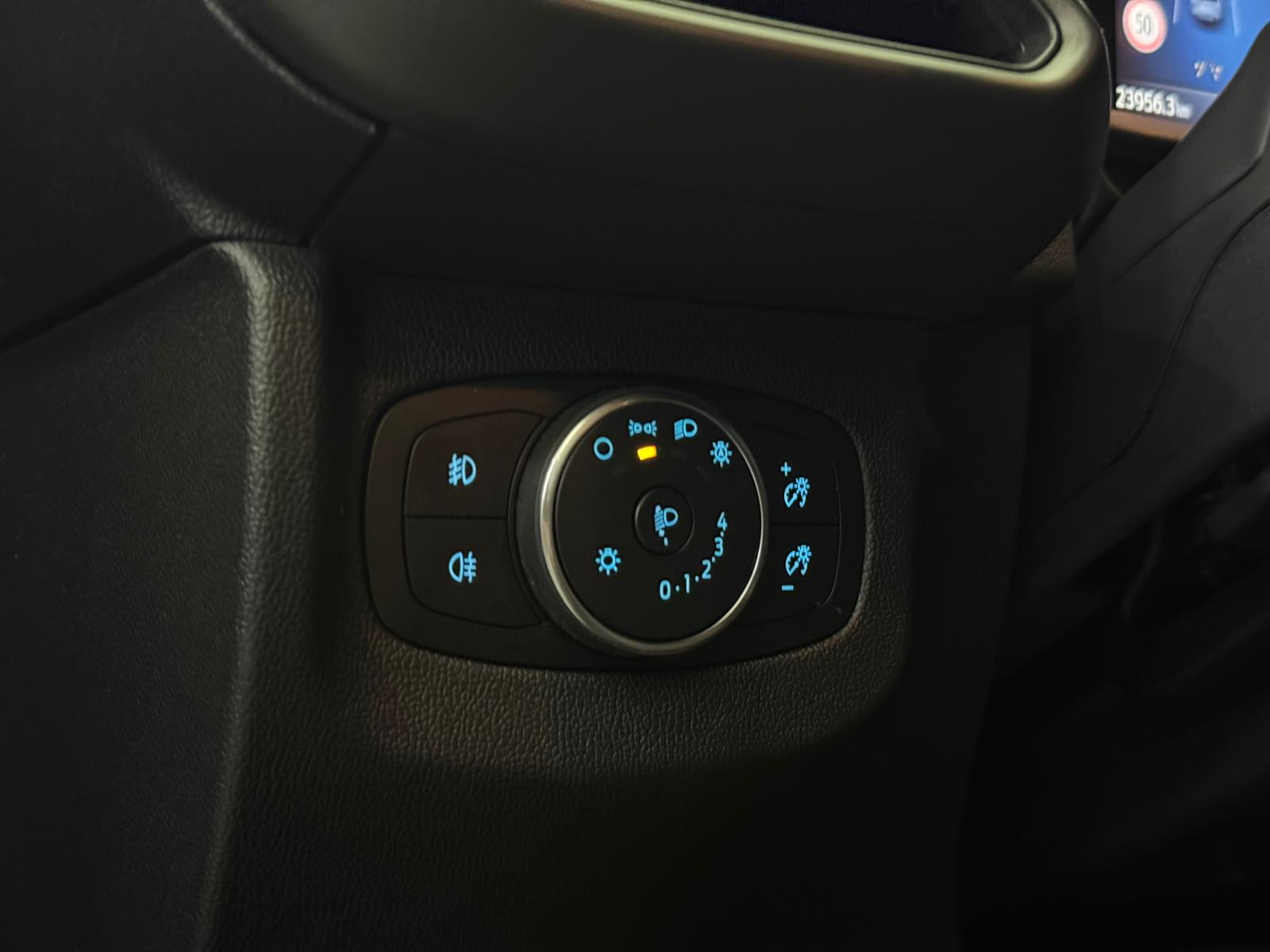 FORD TOURNEOCOURIER 13