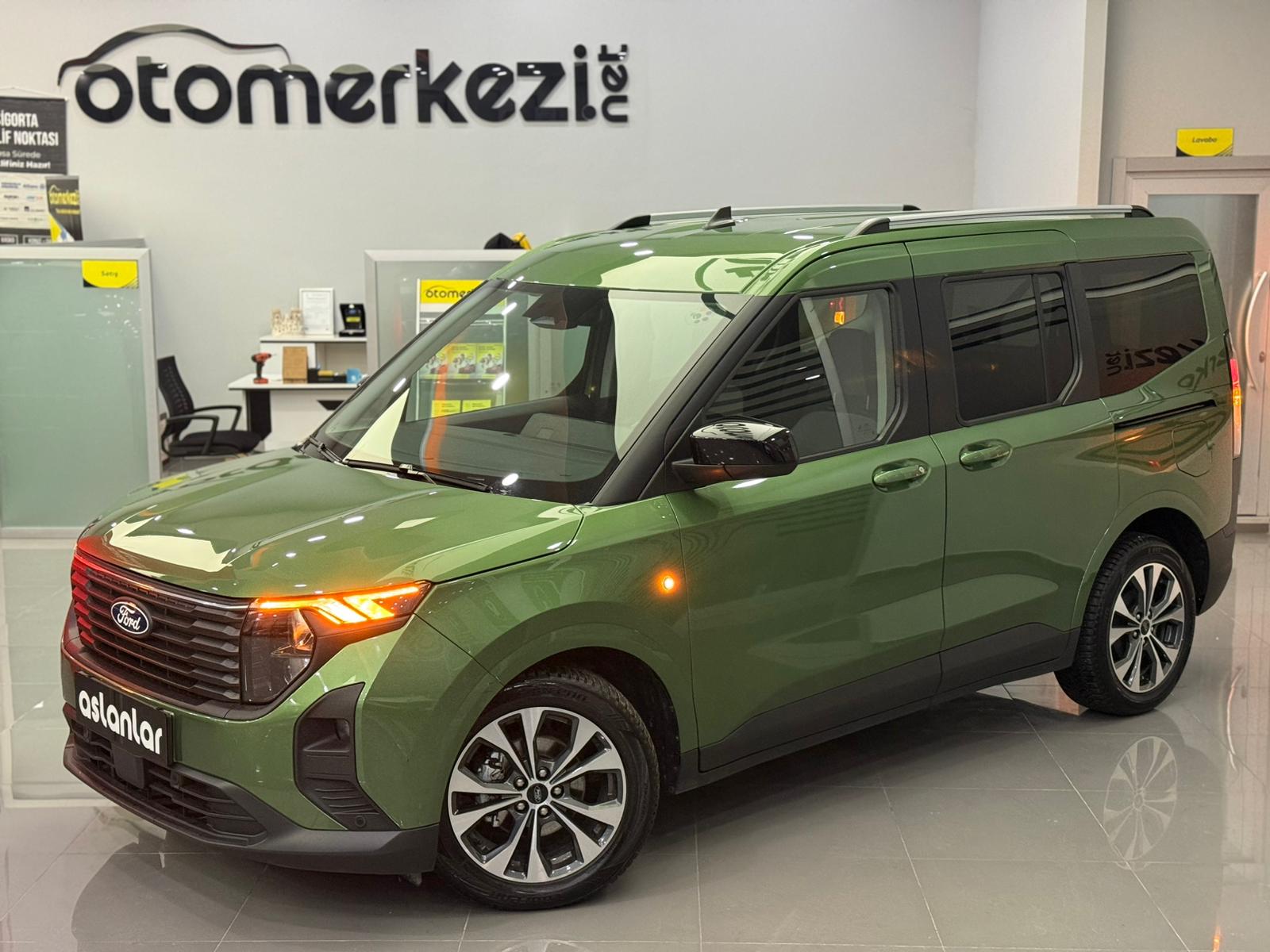 FORD TOURNEOCOURIER 15