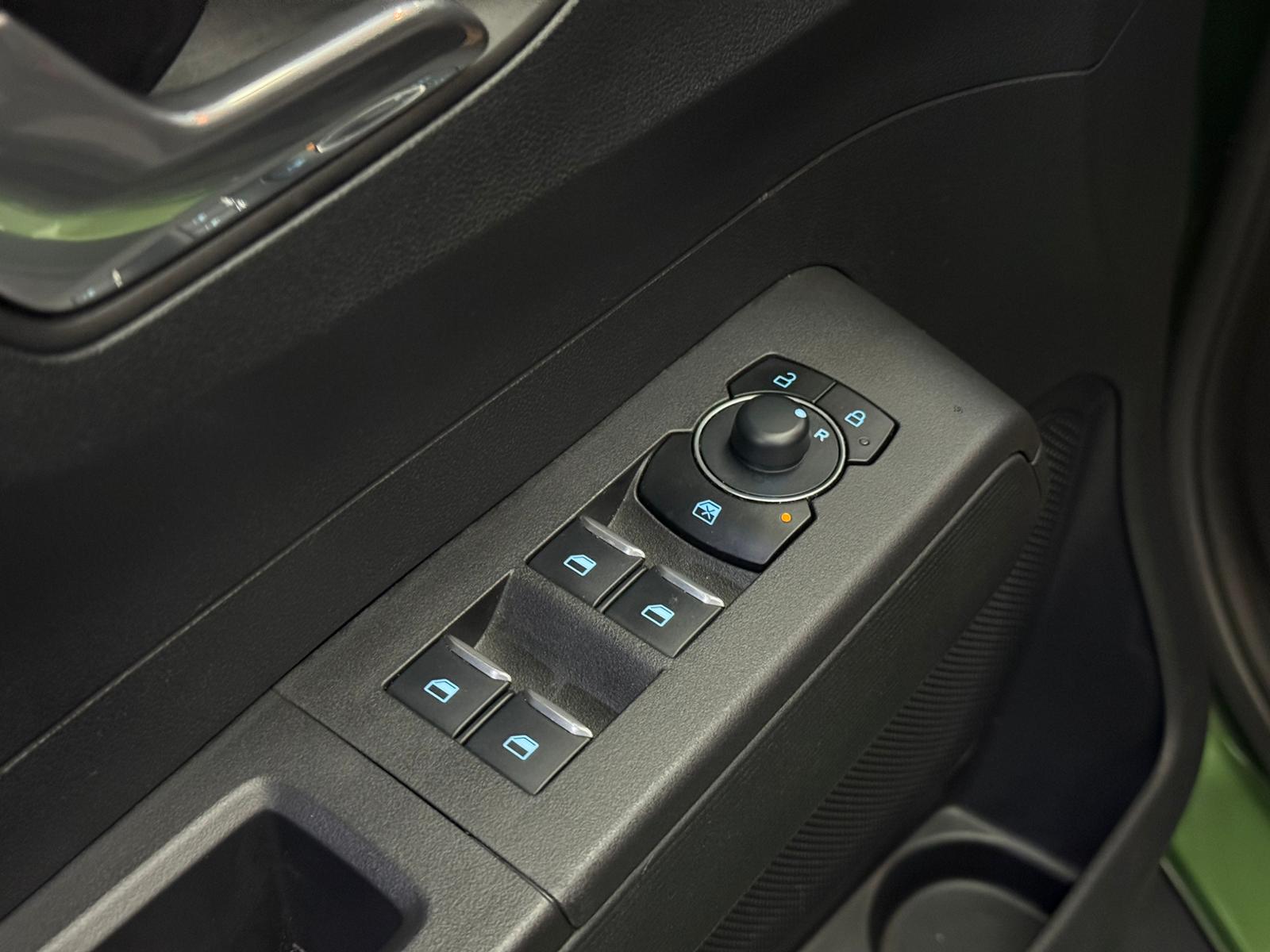 FORD TOURNEOCOURIER 16