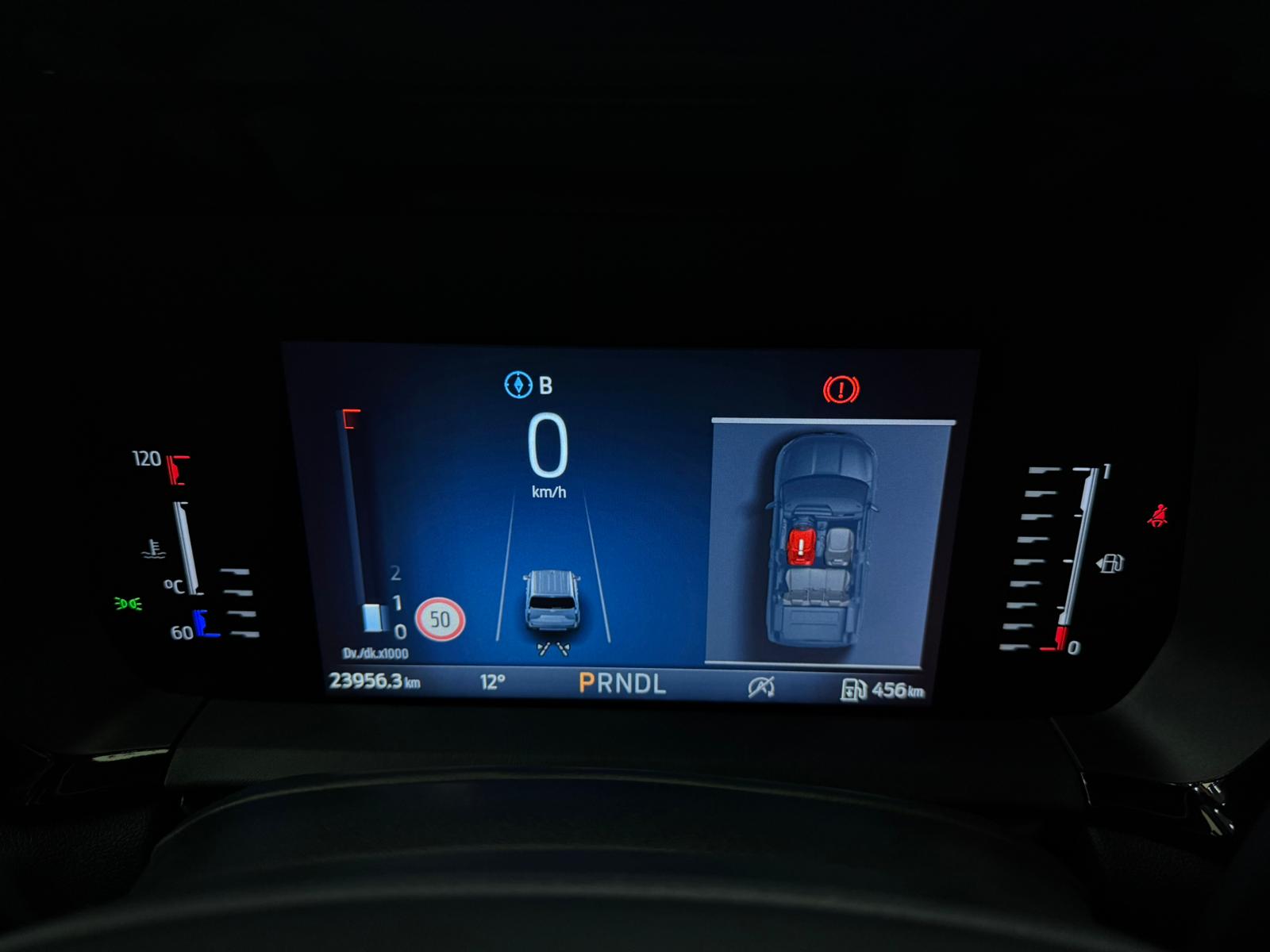 FORD TOURNEOCOURIER 17