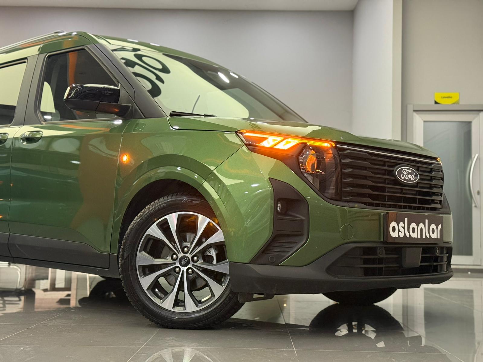 FORD TOURNEOCOURIER 22