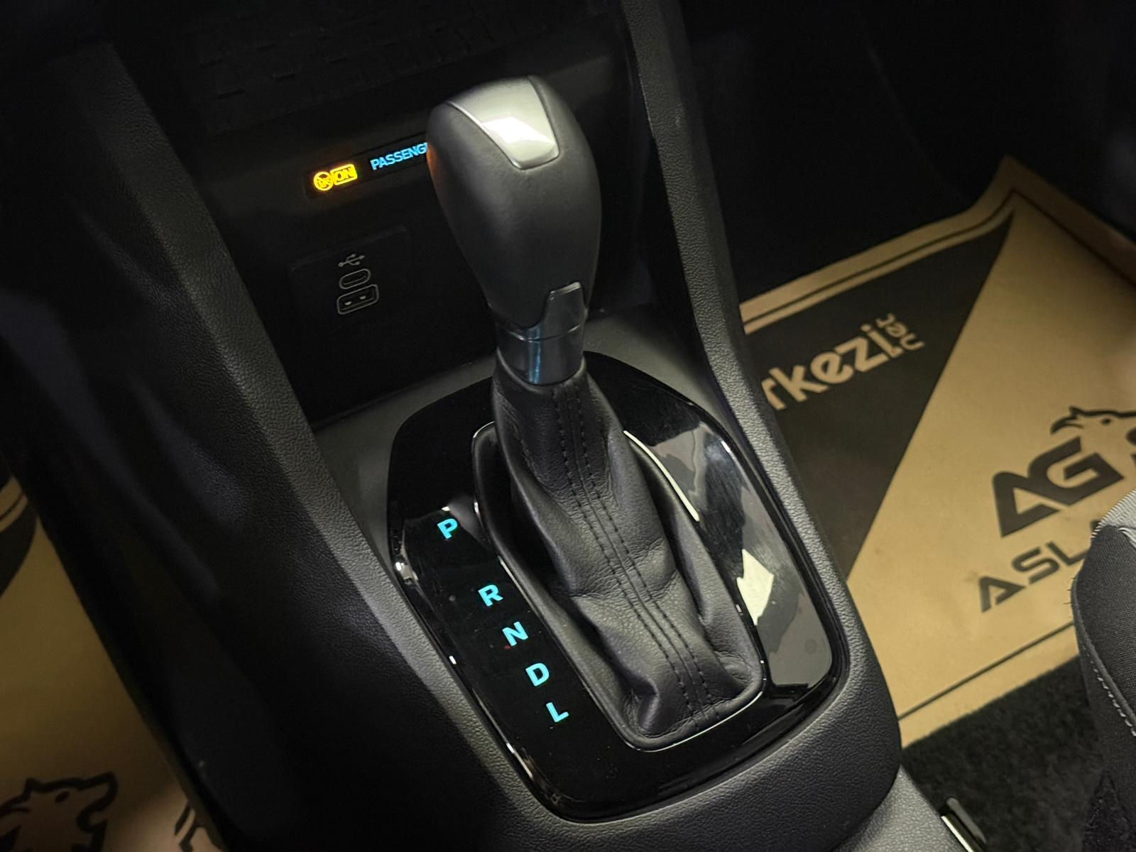 FORD TOURNEOCOURIER 26