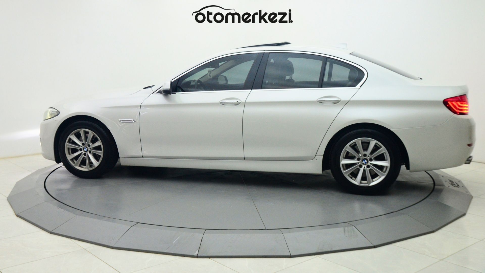 BMW 520i 11