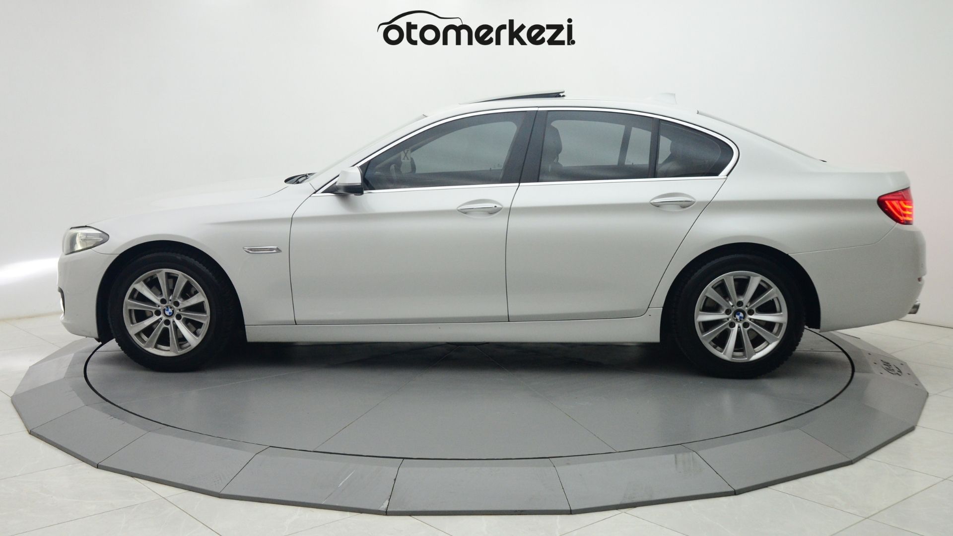 BMW 520i 14