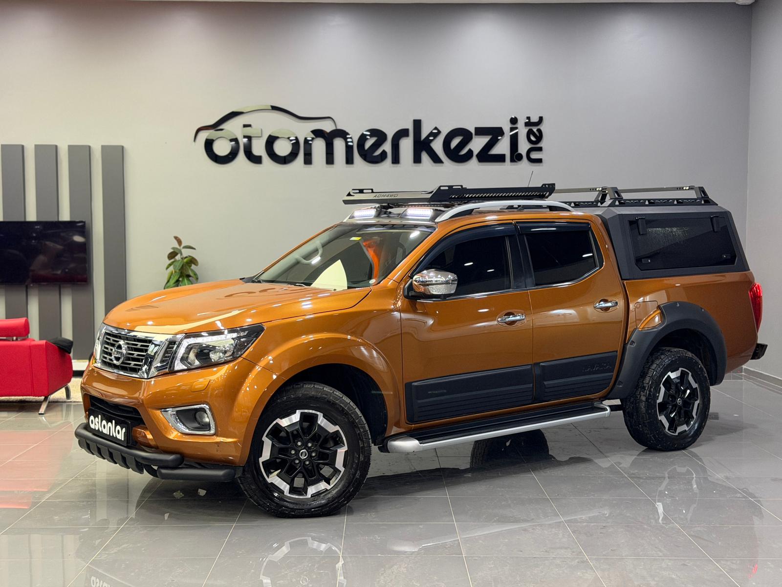 NISSAN NAVARA 2
