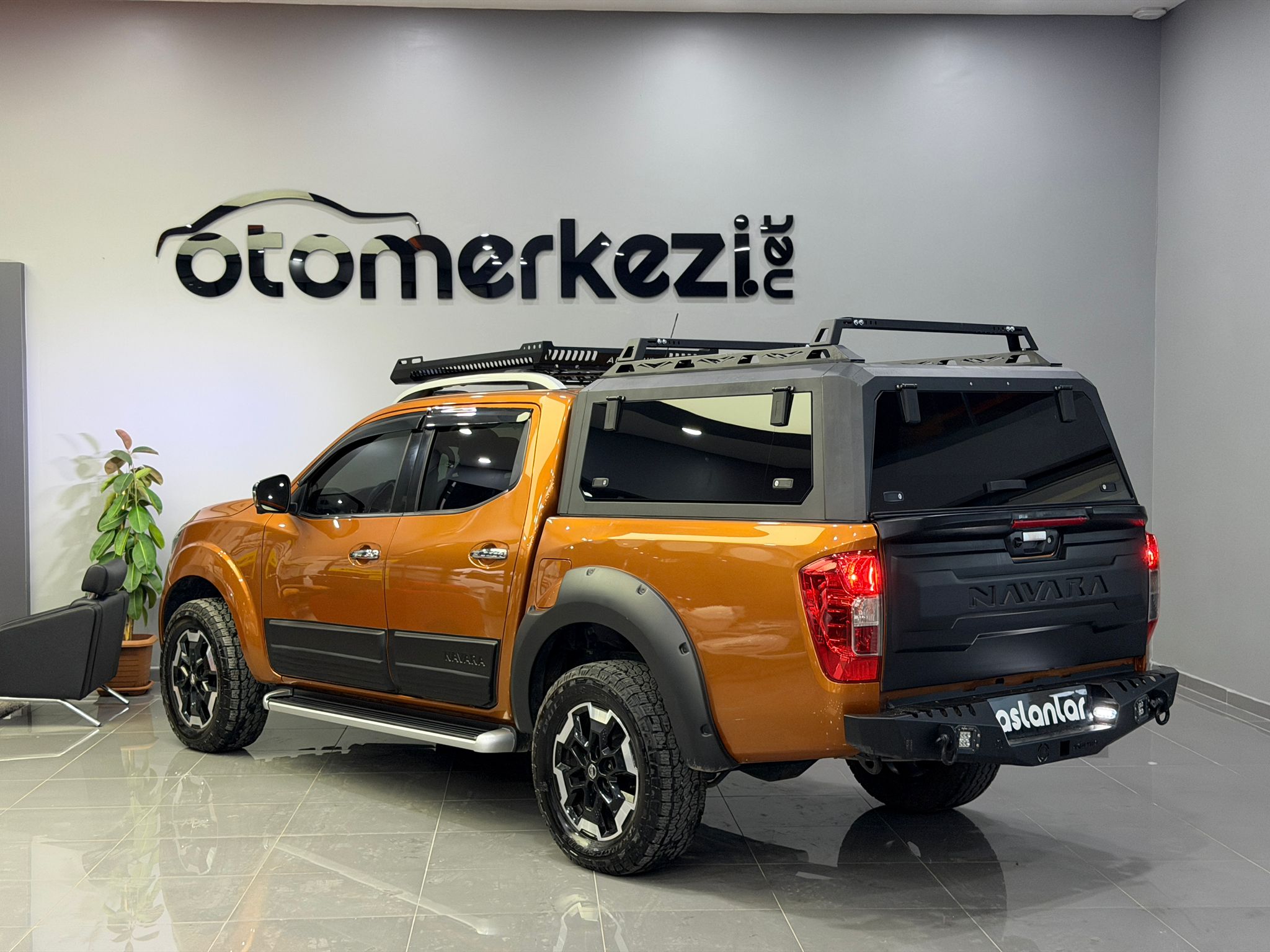 NISSAN NAVARA 20