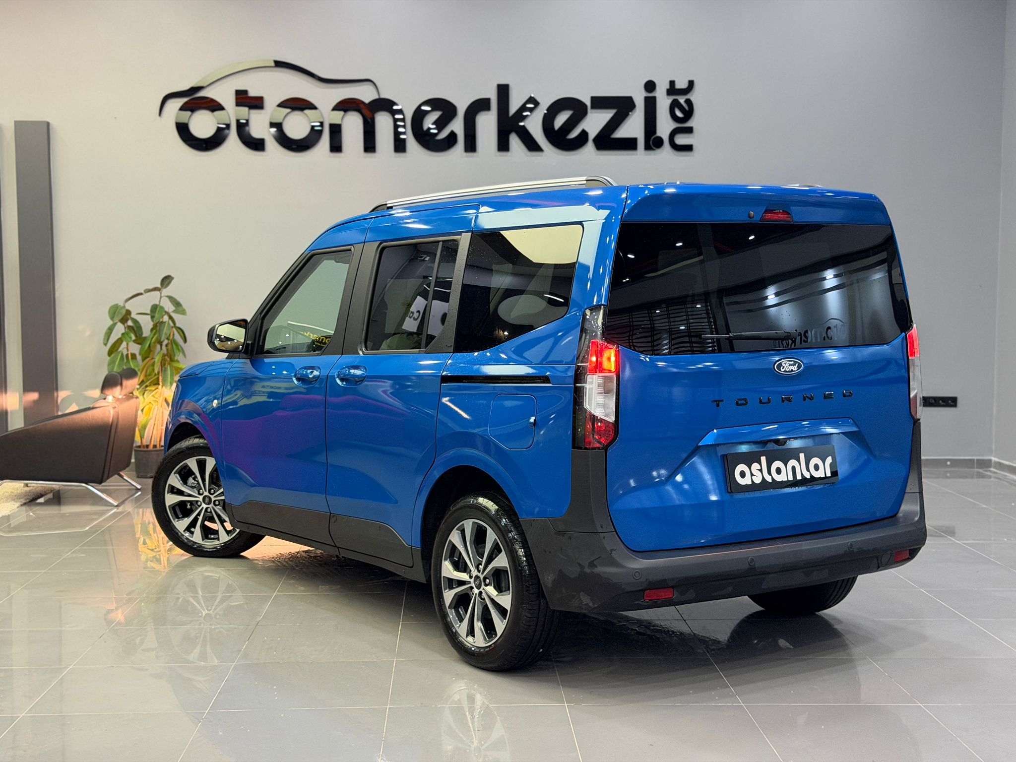 FORD TOURNEOCONNECTKOMBI 9