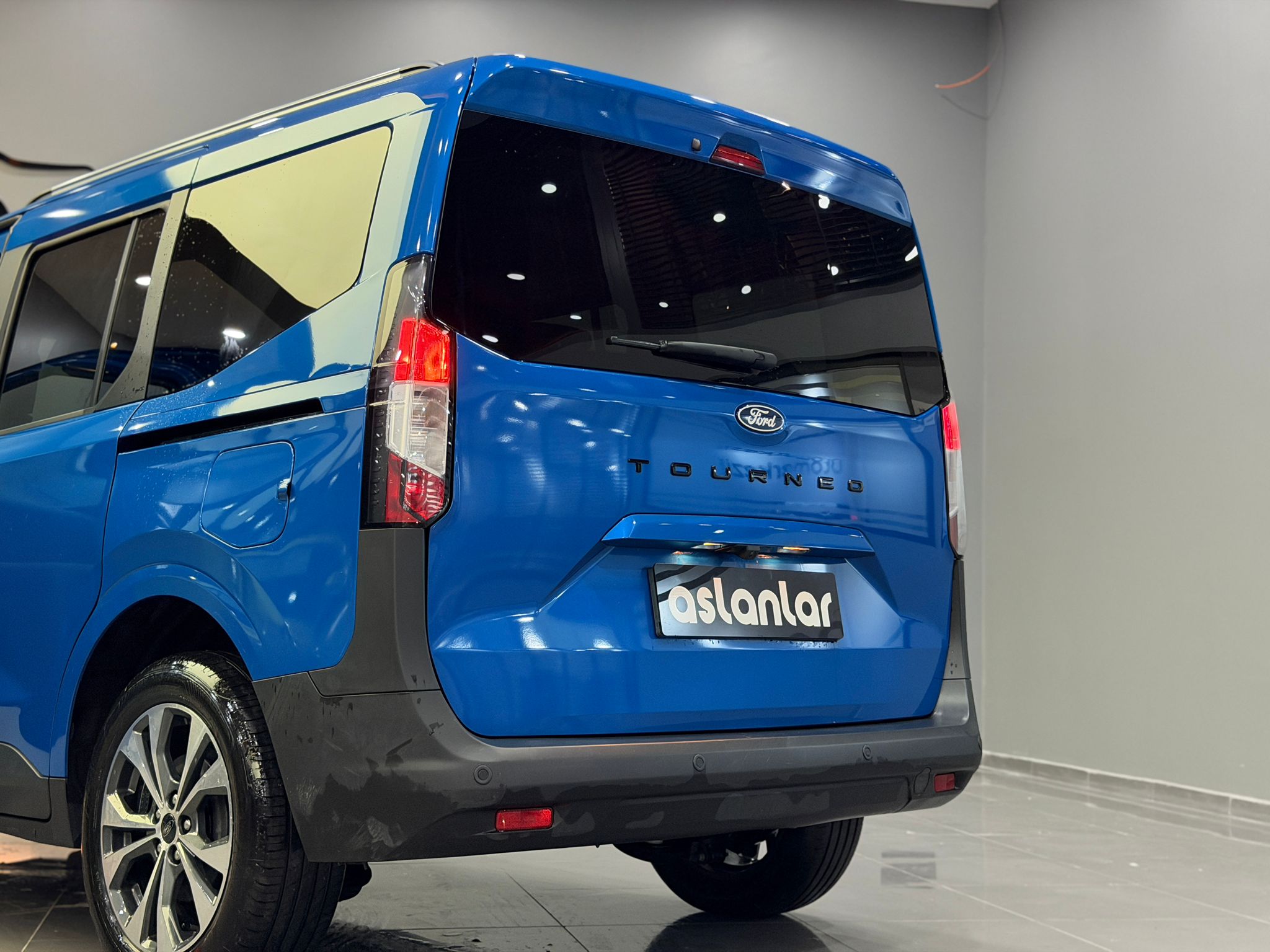 FORD TOURNEOCONNECTKOMBI 12