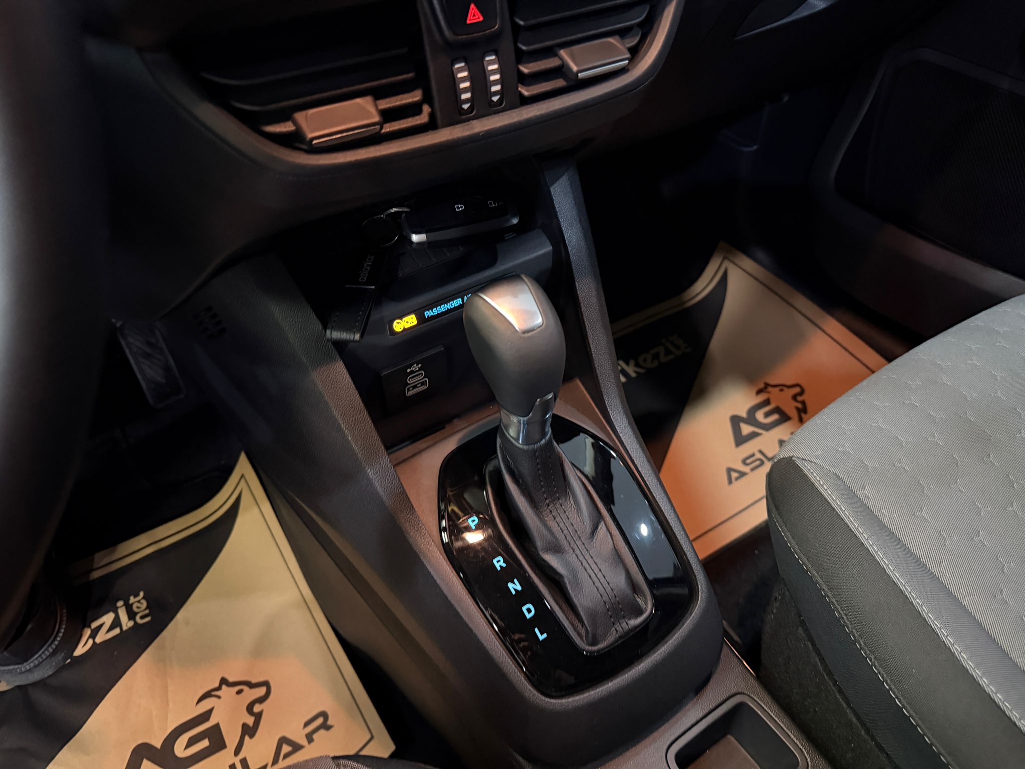 FORD TOURNEOCONNECTKOMBI 13