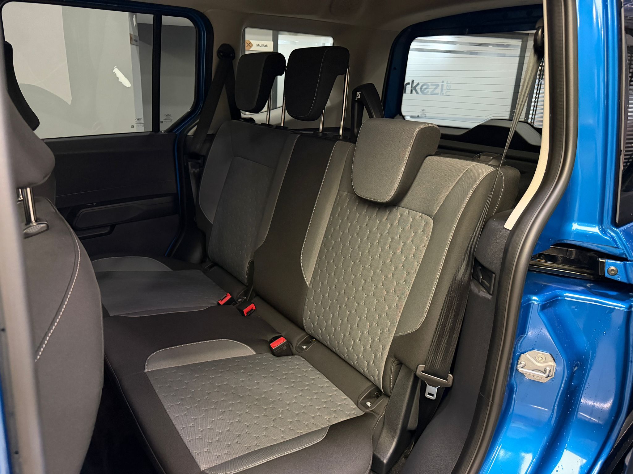 FORD TOURNEOCONNECTKOMBI 15