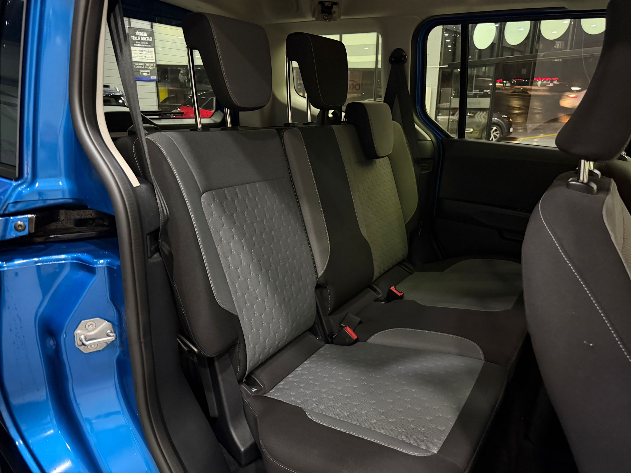 FORD TOURNEOCONNECTKOMBI 17