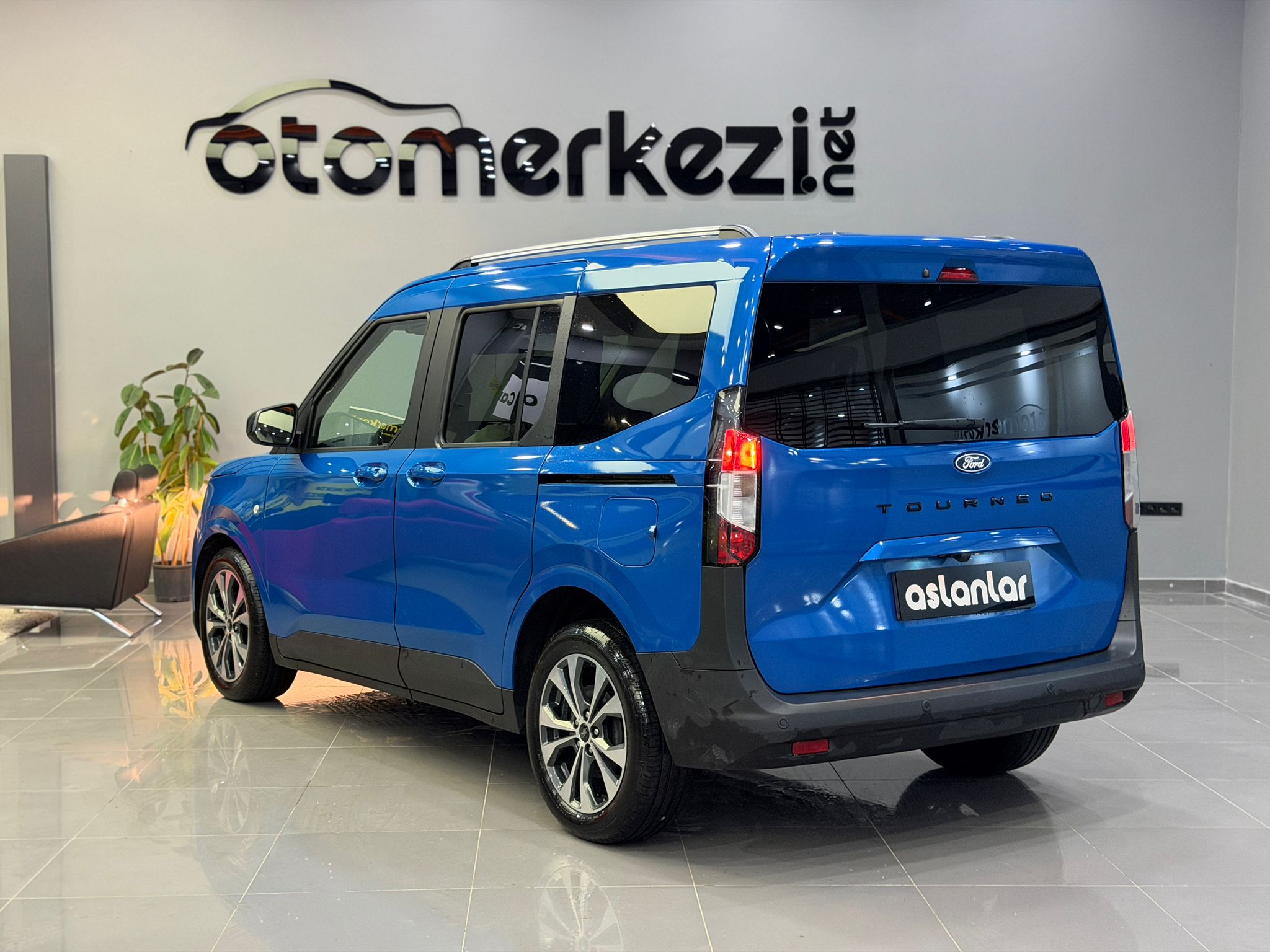 FORD TOURNEOCONNECTKOMBI 18