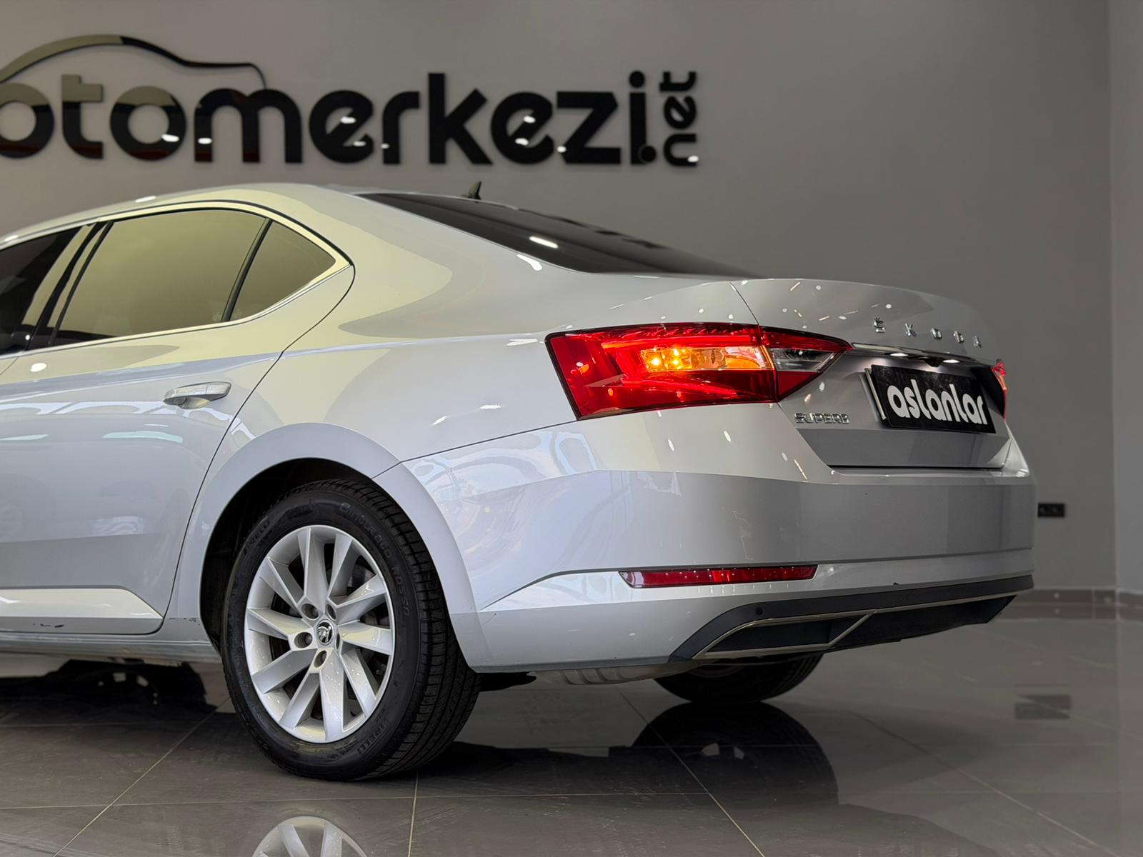 SKODA SUPERB 14