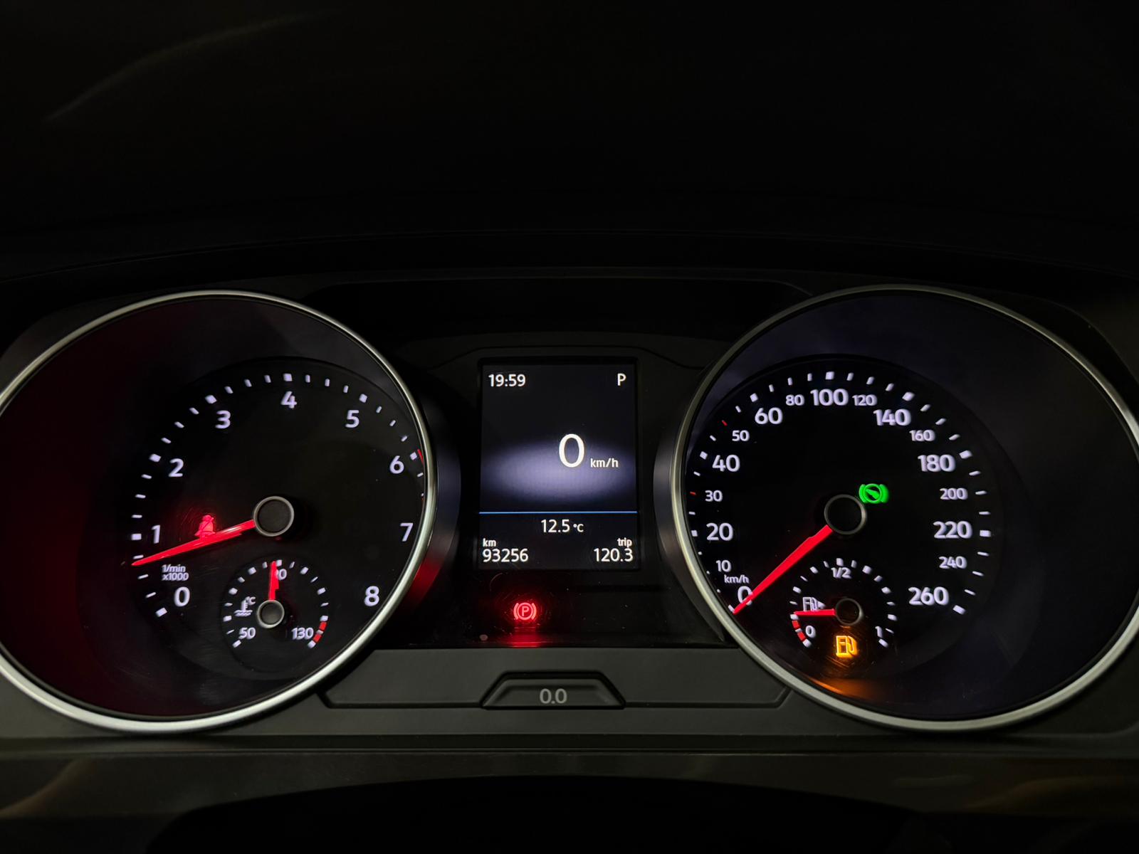 VOLKSWAGEN TIGUAN 11