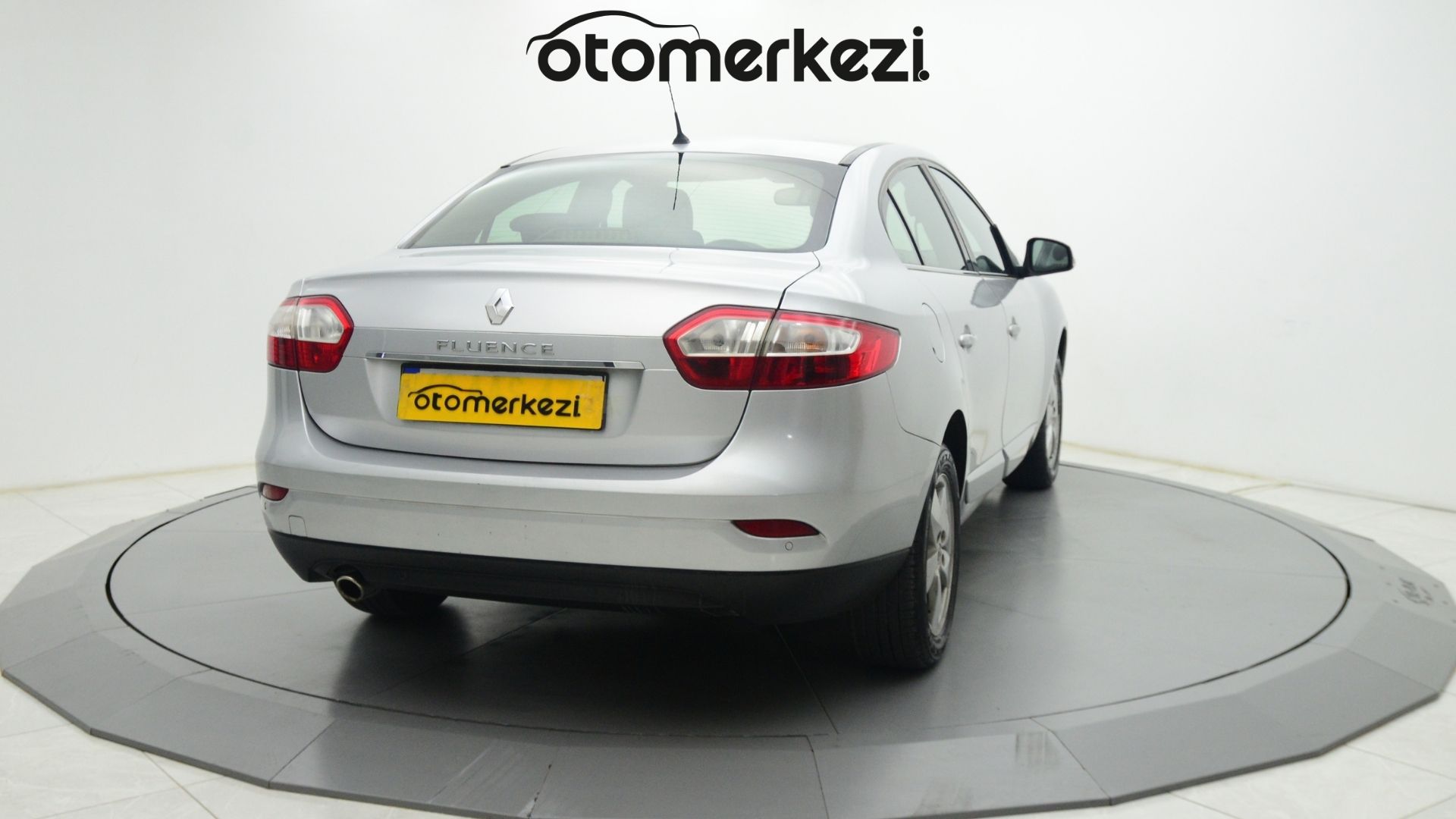 RENAULT FLUENCE 8