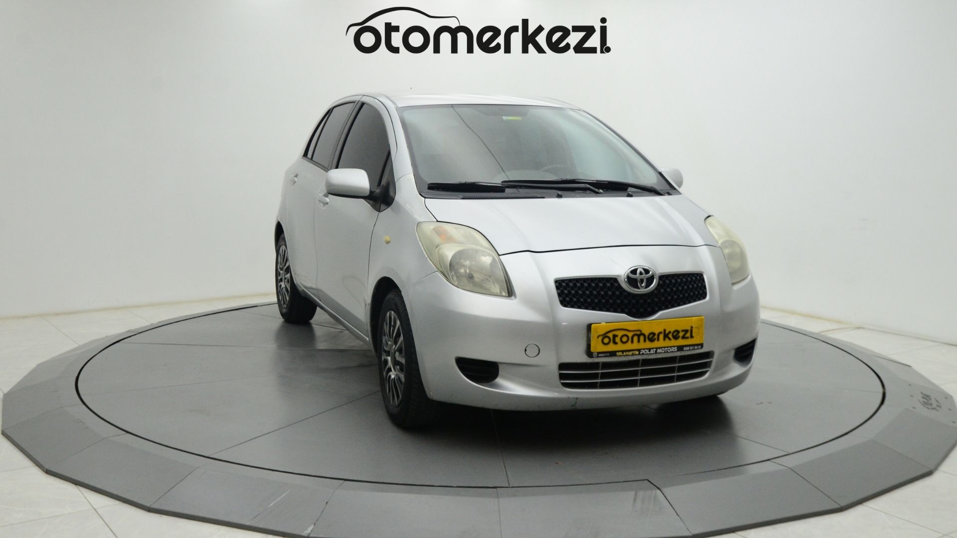 TOYOTA YARIS 1