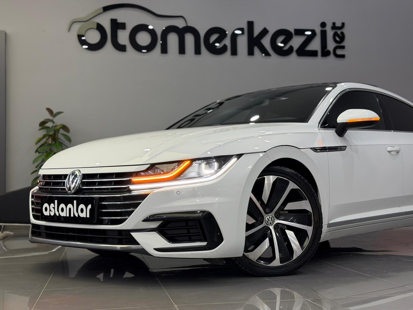VOLKSWAGEN ARTEON 9