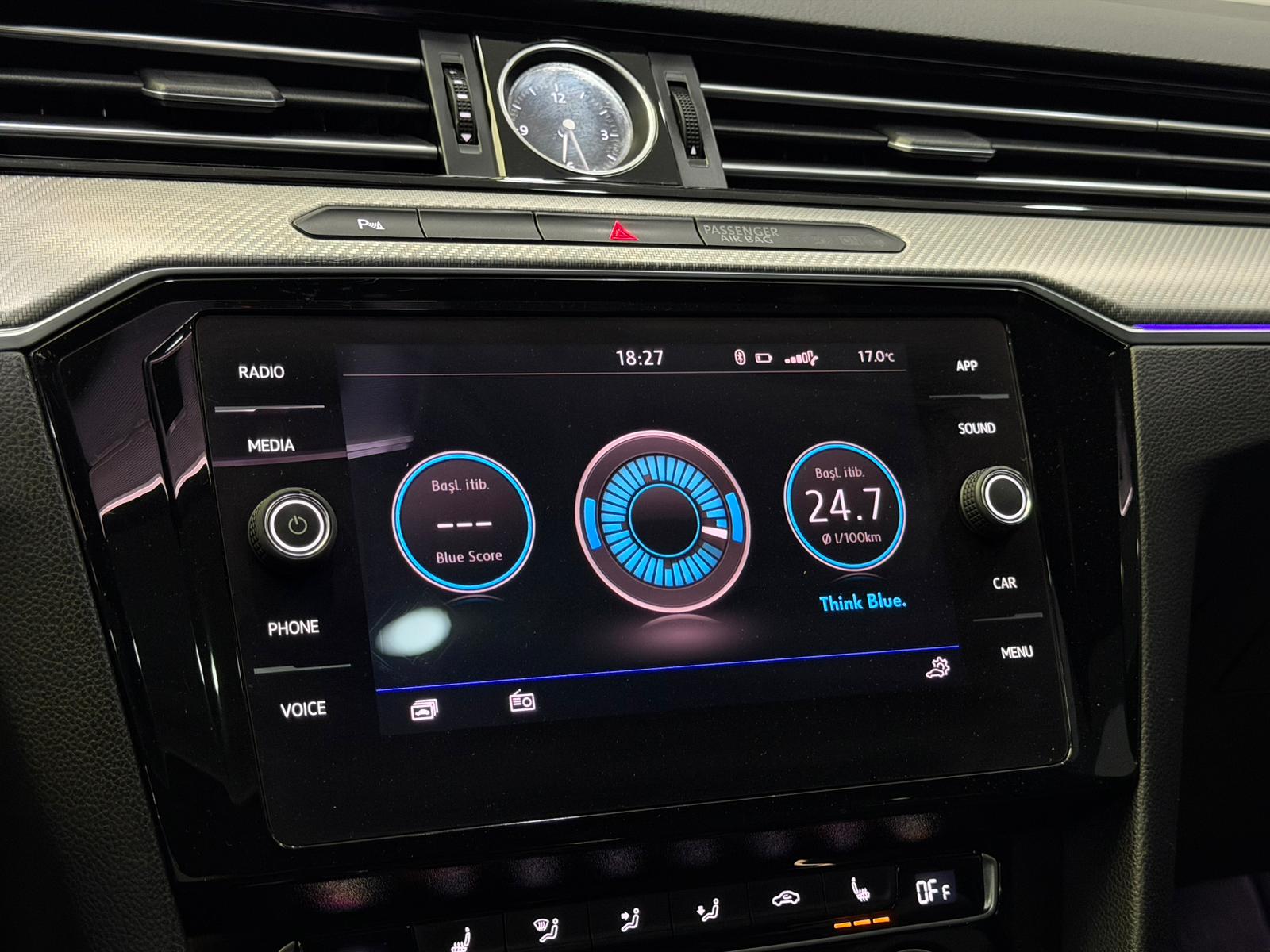 VOLKSWAGEN ARTEON 12