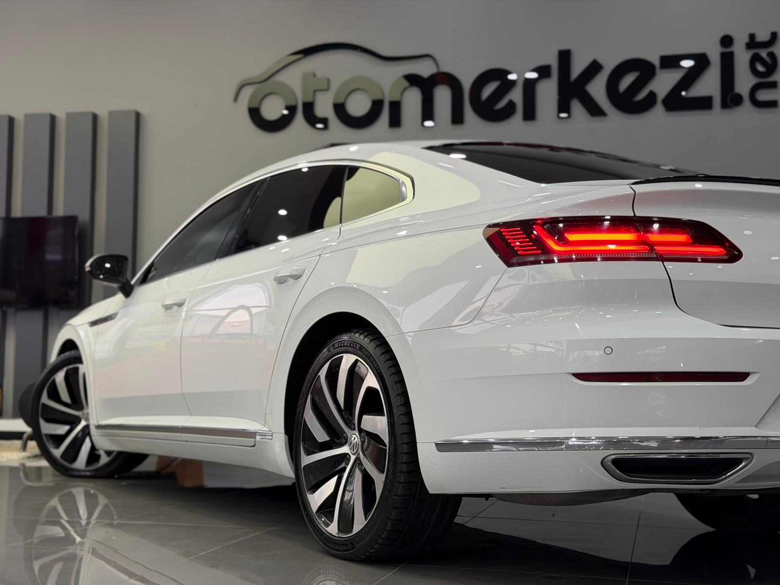 VOLKSWAGEN ARTEON 21