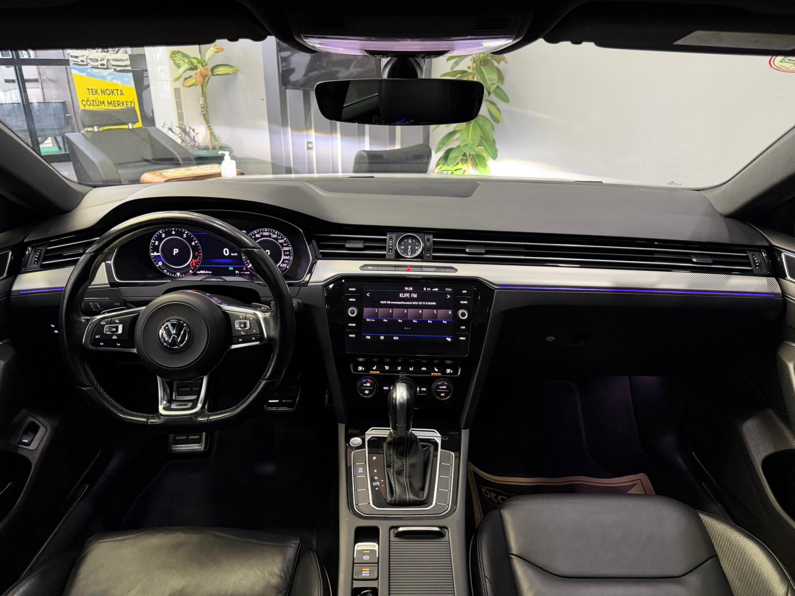 VOLKSWAGEN ARTEON 23