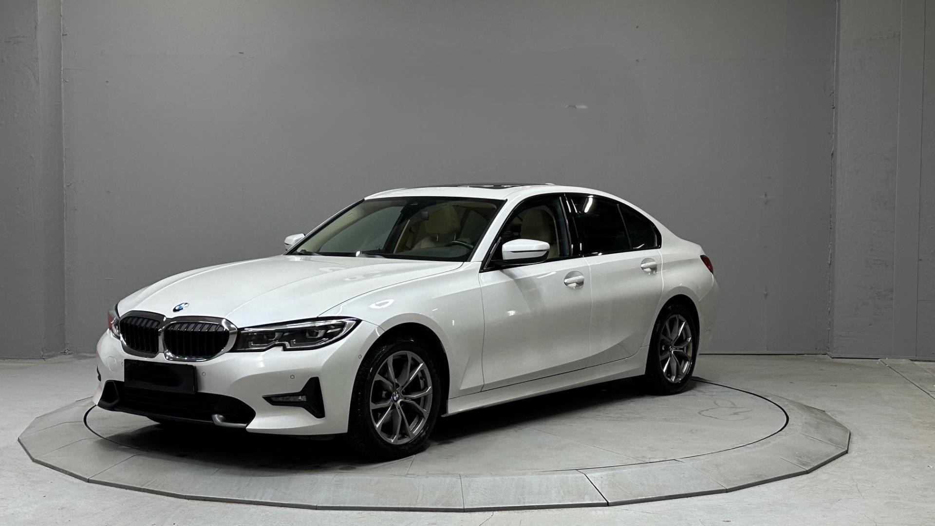 BMW 320i 1