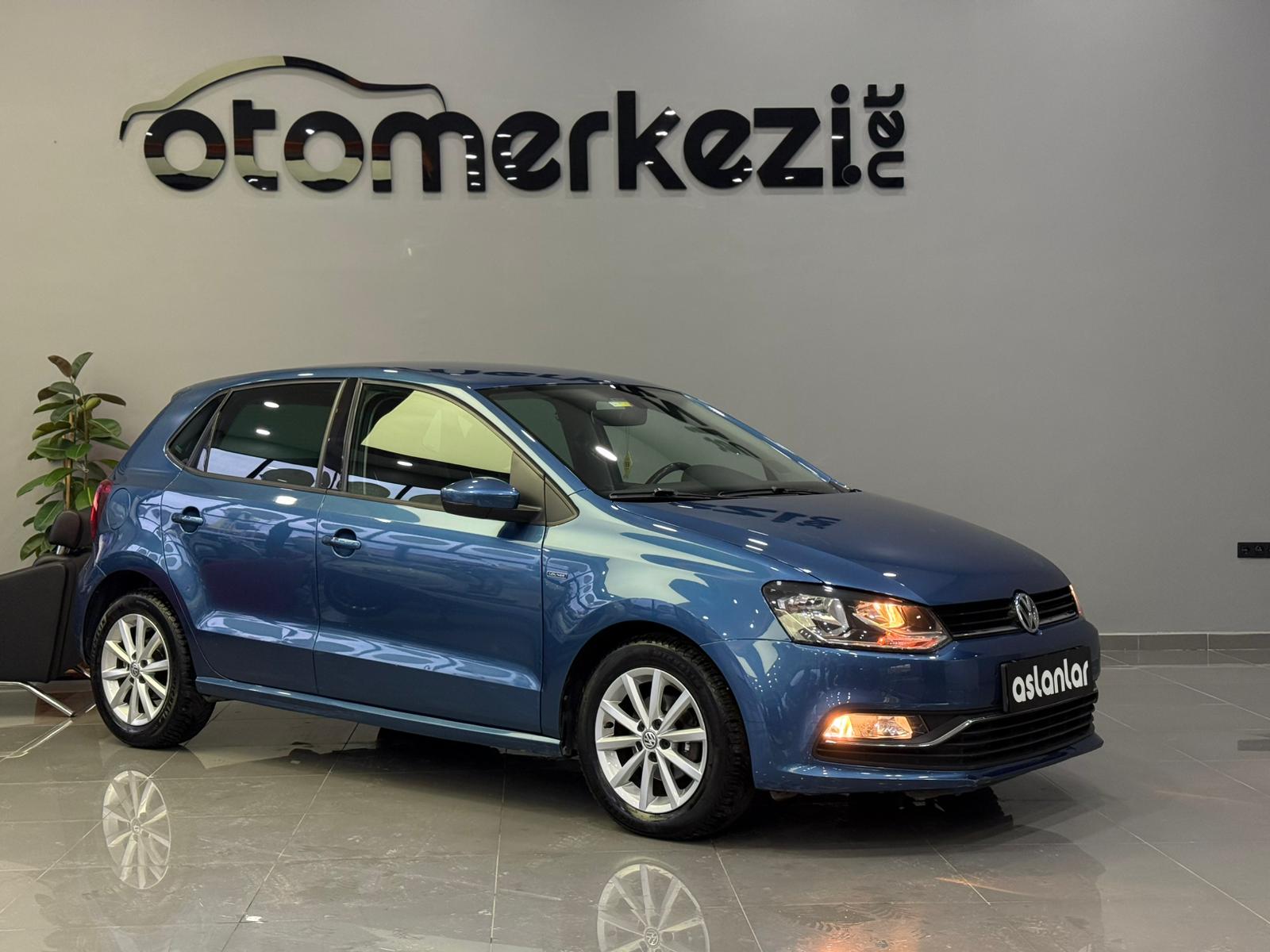 VOLKSWAGEN POLO 33