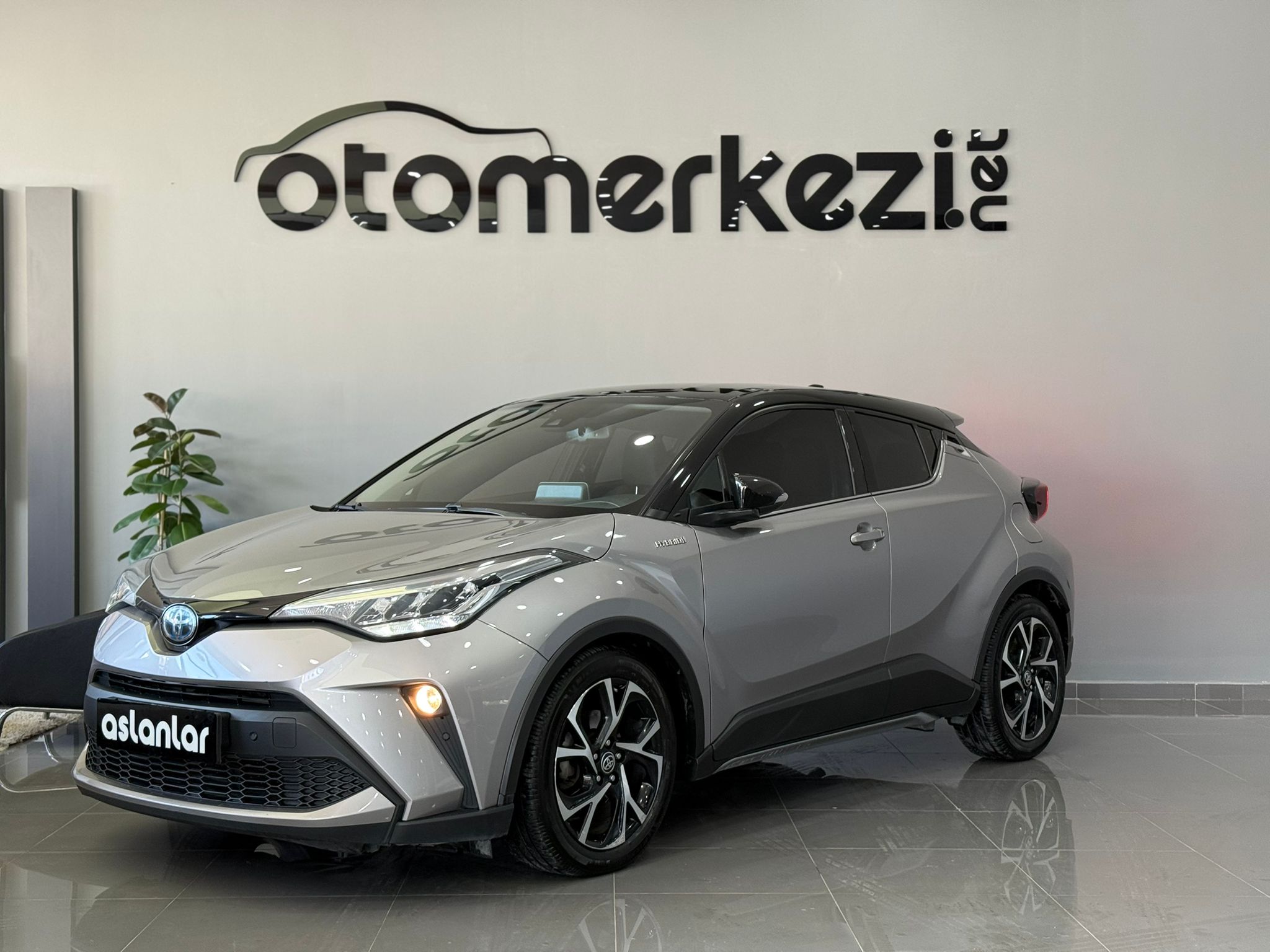 TOYOTA C-HR 21