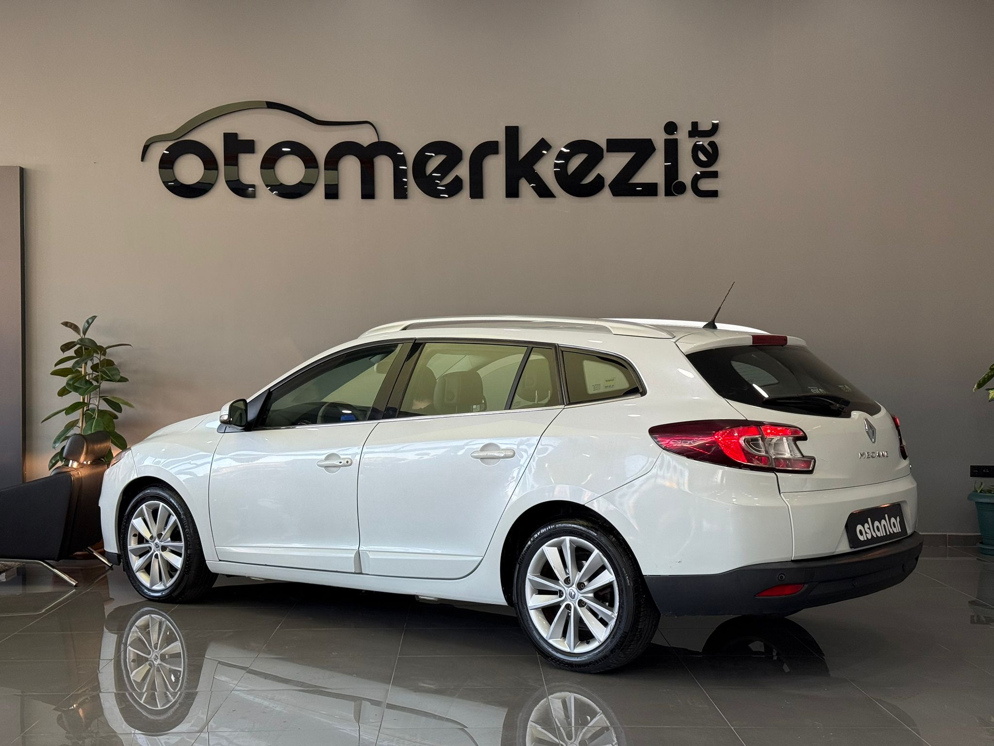 RENAULT MEGANE 19