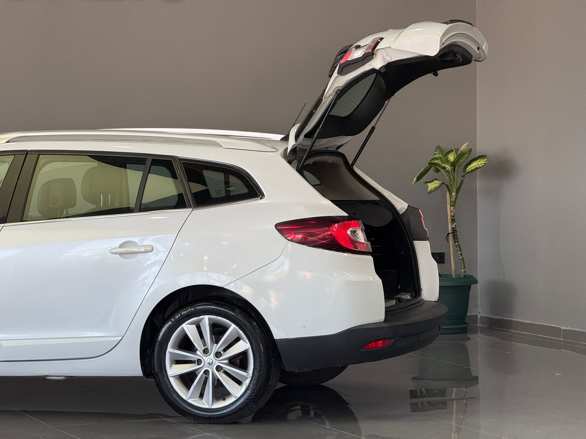 RENAULT MEGANE 32