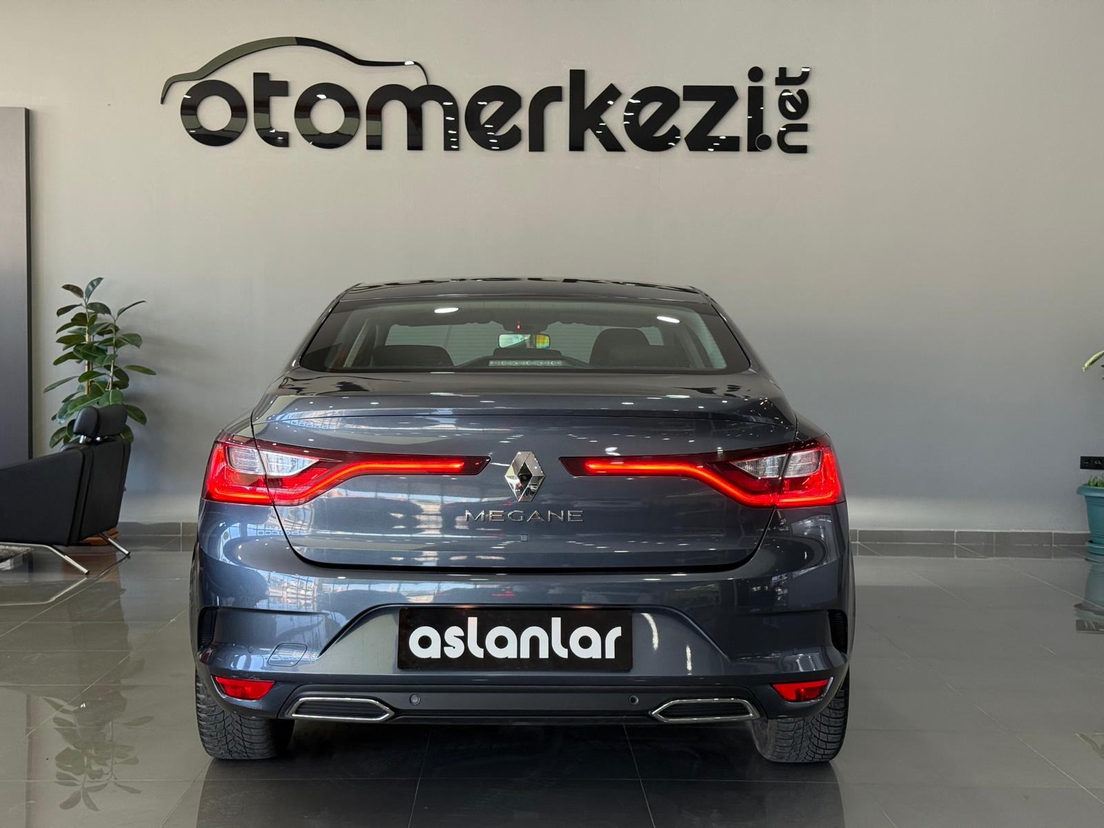 RENAULT MEGANE 4