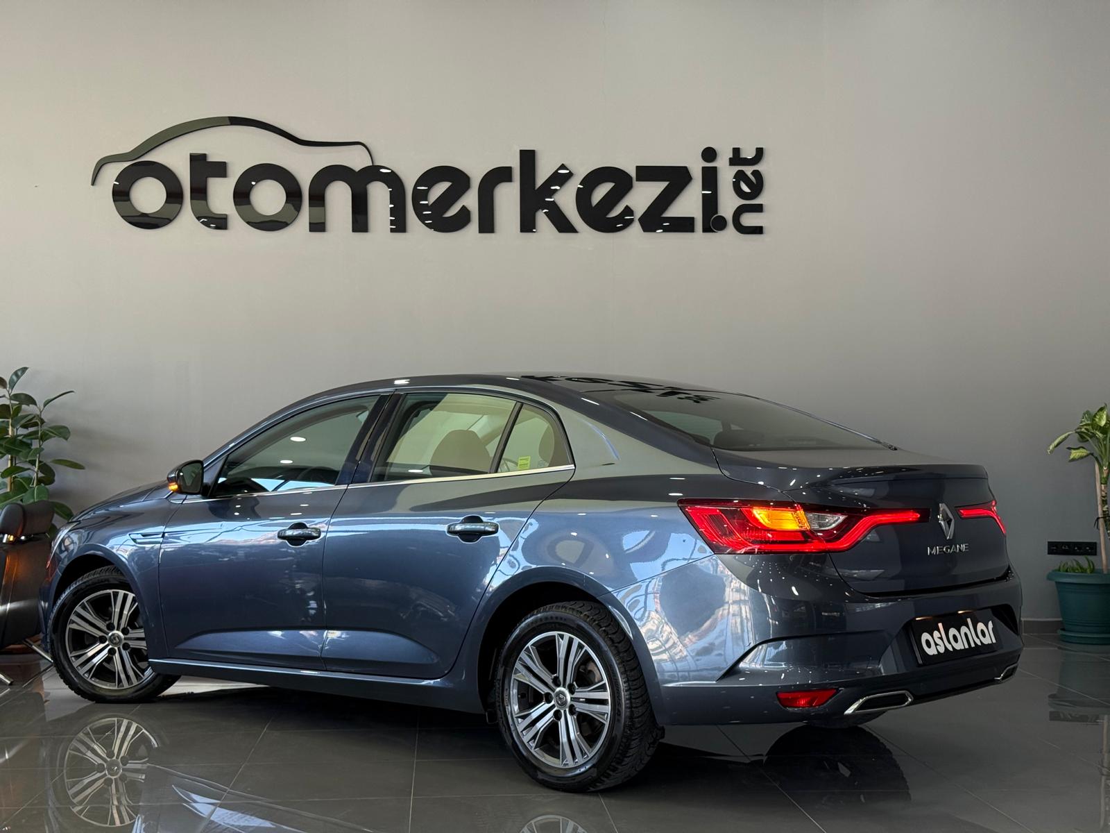 RENAULT MEGANE 8